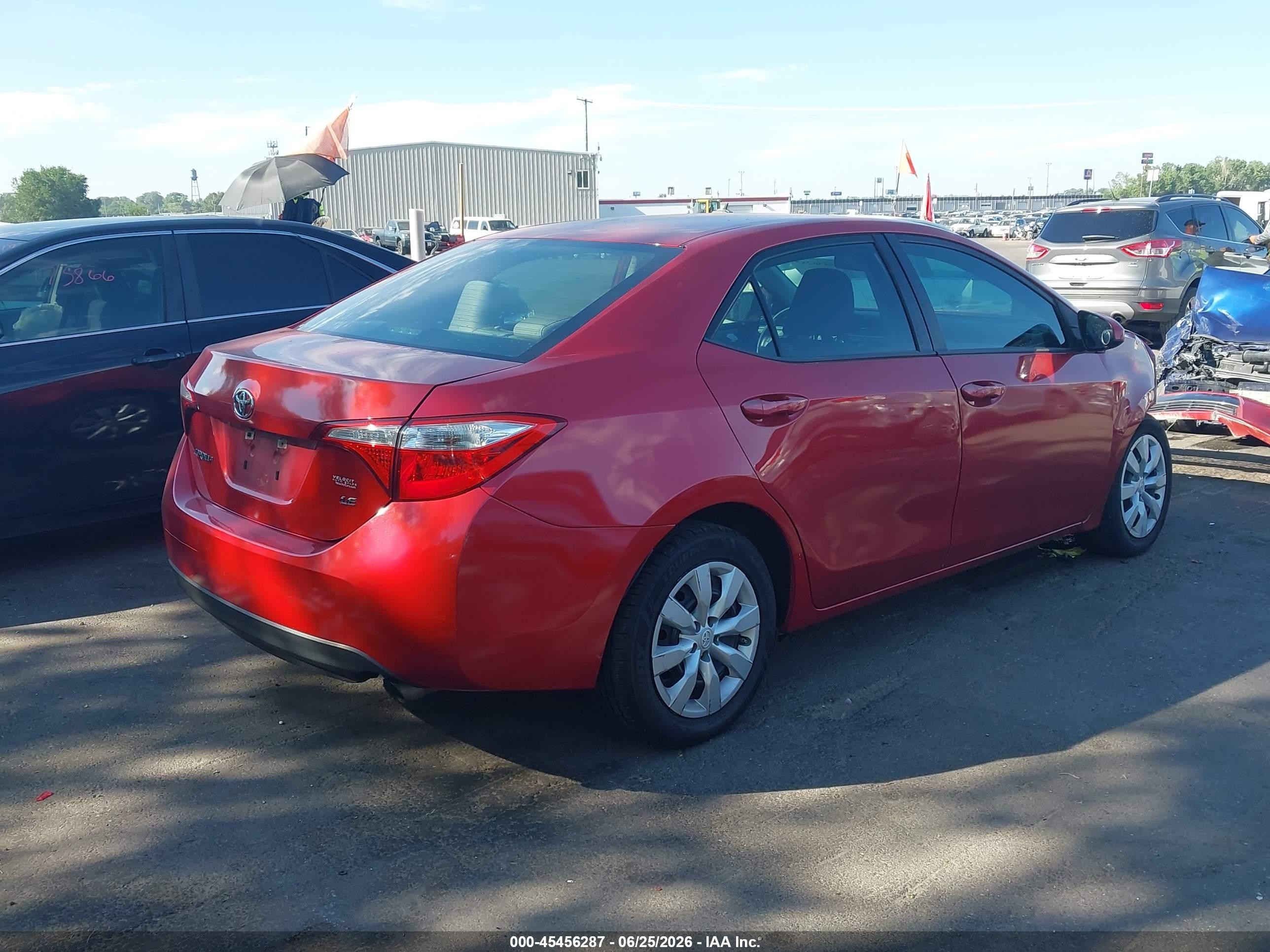2015 Toyota Corolla Le Красный vin: 5YFBURHE1FP320329