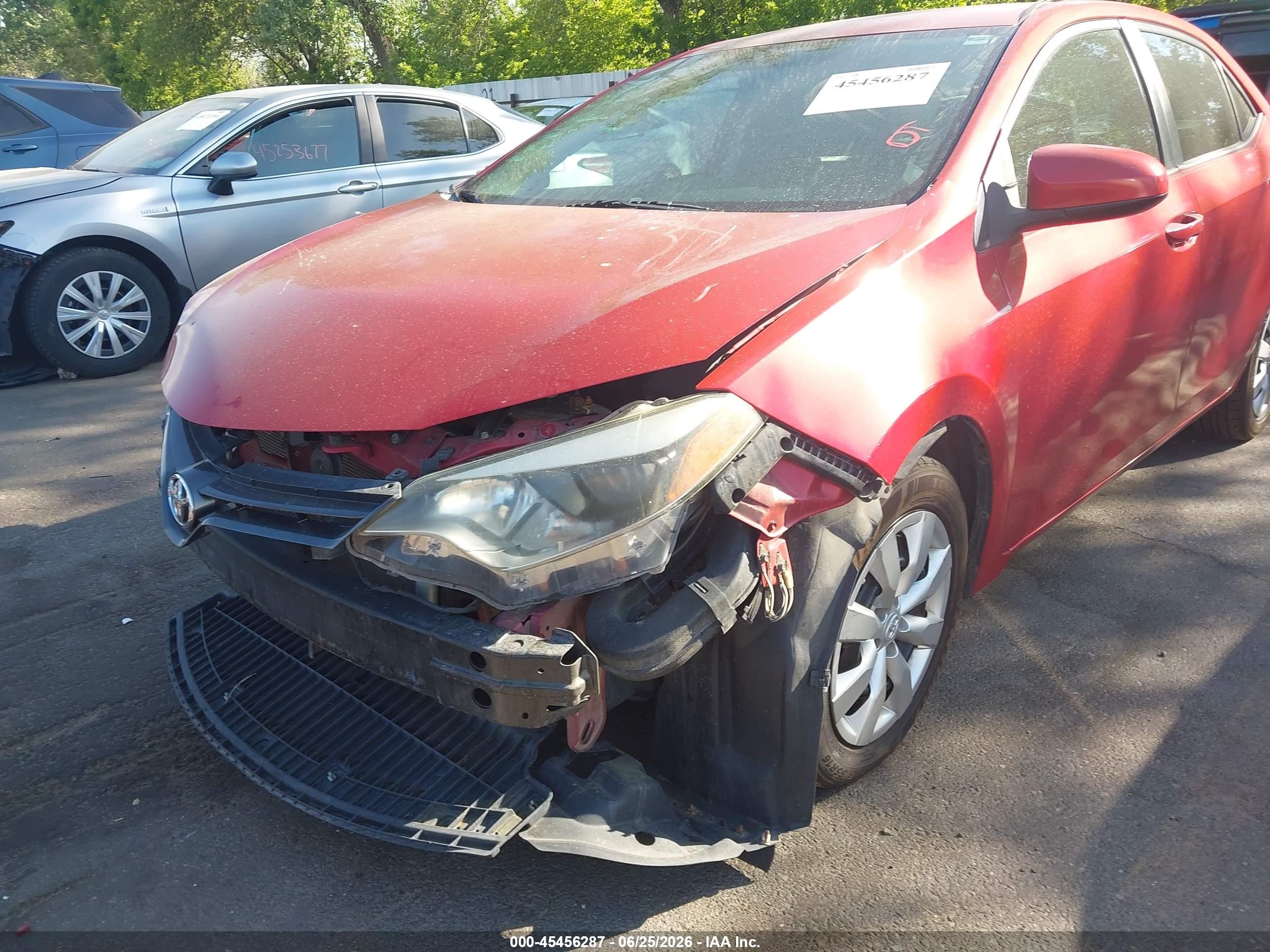 2015 Toyota Corolla Le Красный vin: 5YFBURHE1FP320329