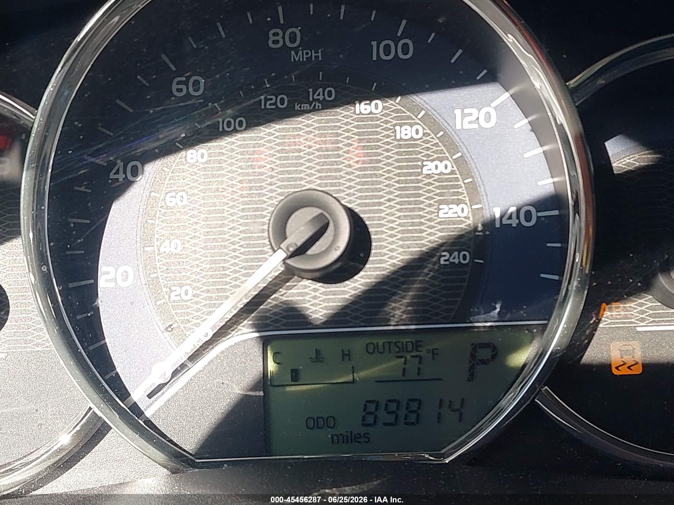 2015 Toyota Corolla Le Красный vin: 5YFBURHE1FP320329