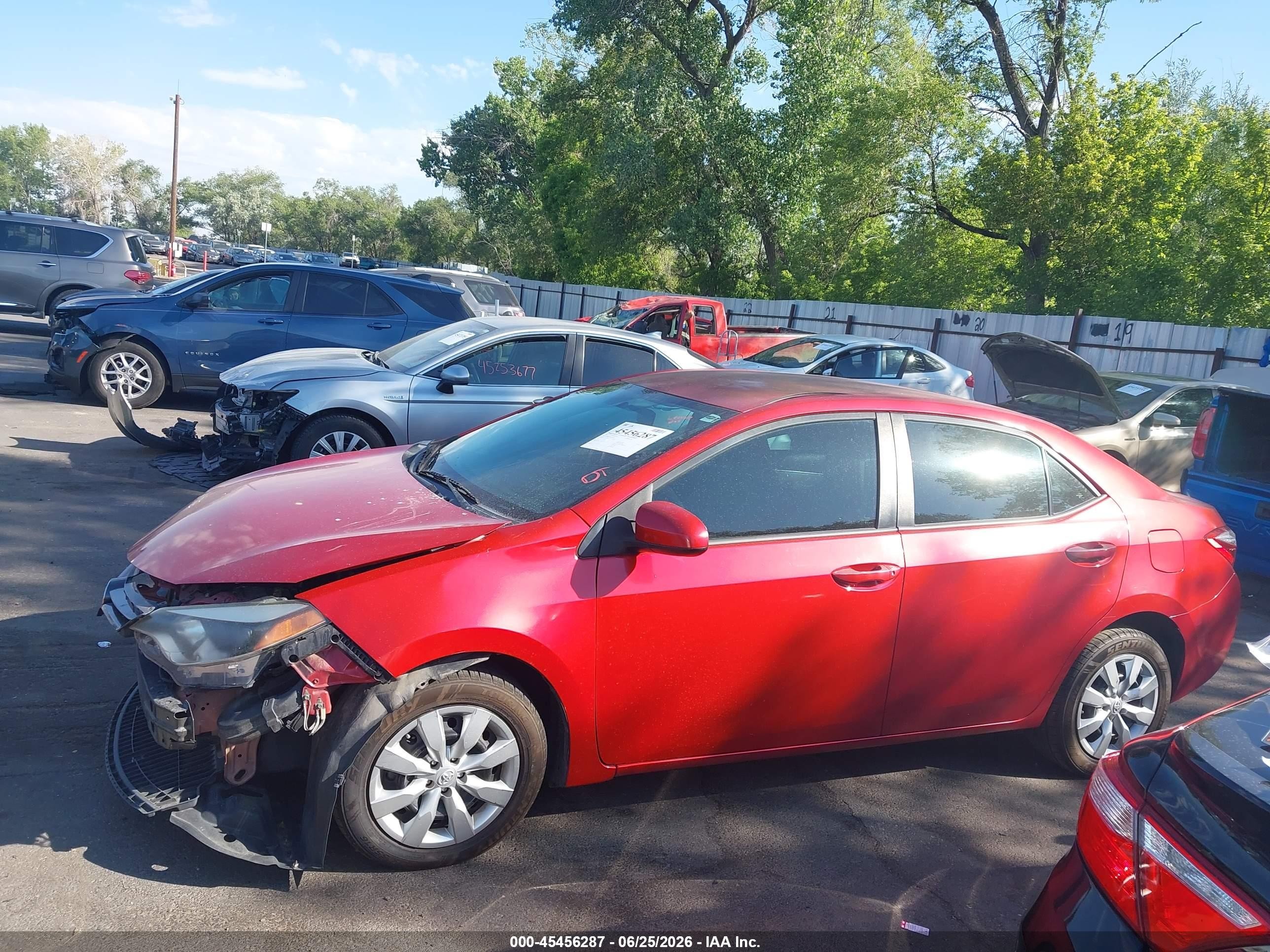 2015 Toyota Corolla Le Красный vin: 5YFBURHE1FP320329
