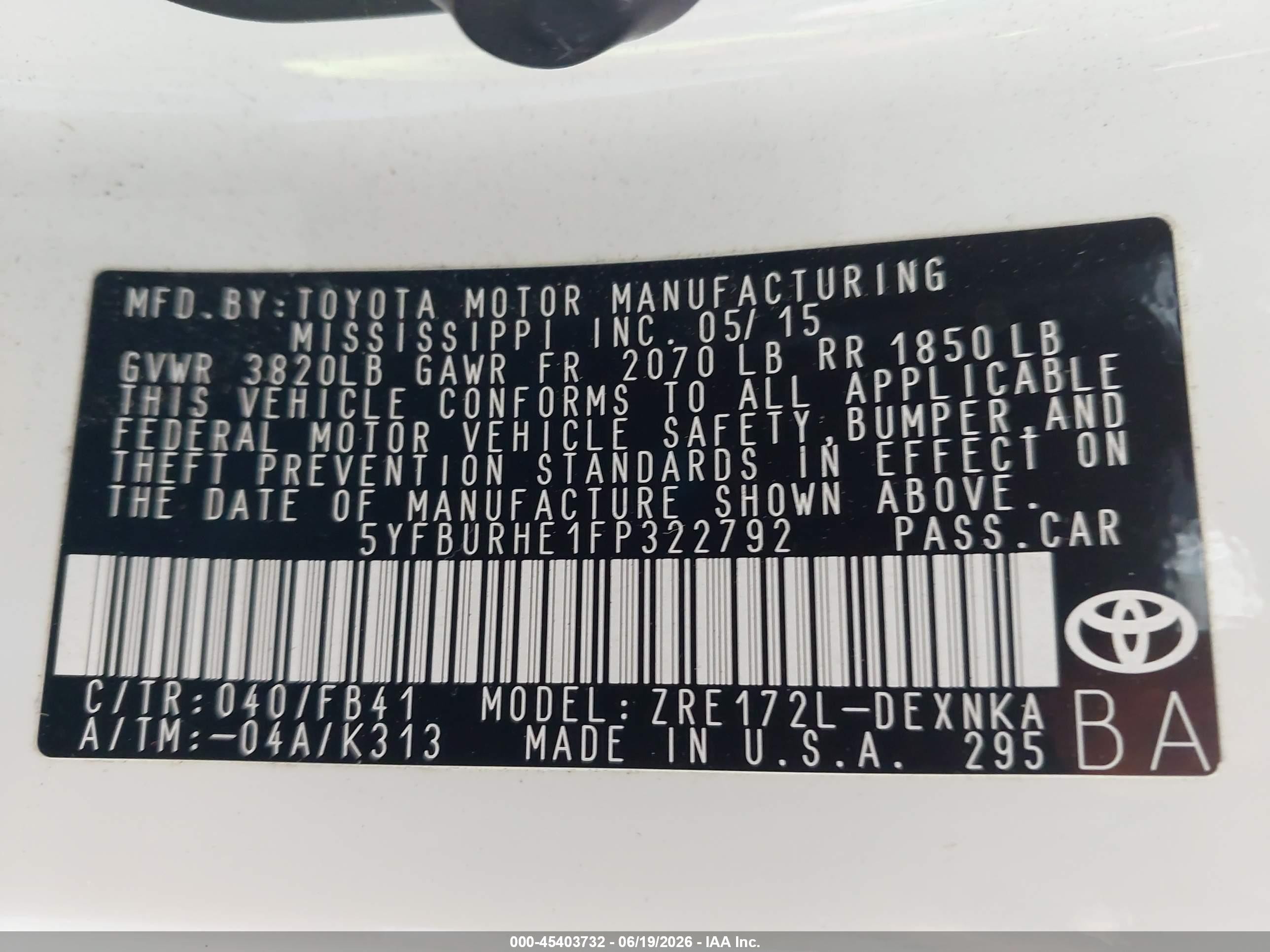 2015 Toyota Corolla Le White vin: 5YFBURHE1FP322792
