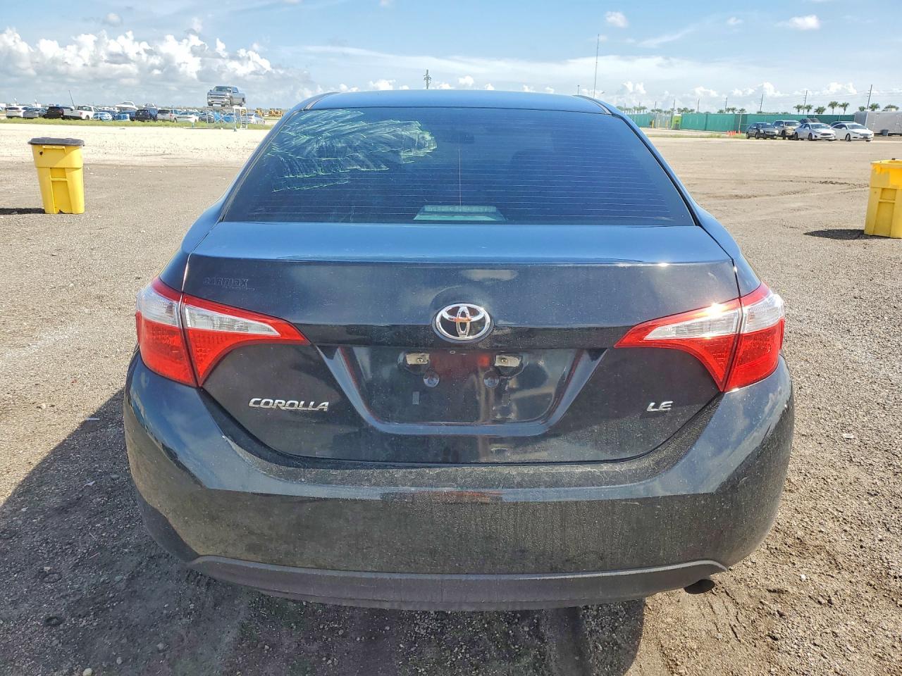 2015 Toyota Corolla Le Black vin: 5YFBURHE1FP326518