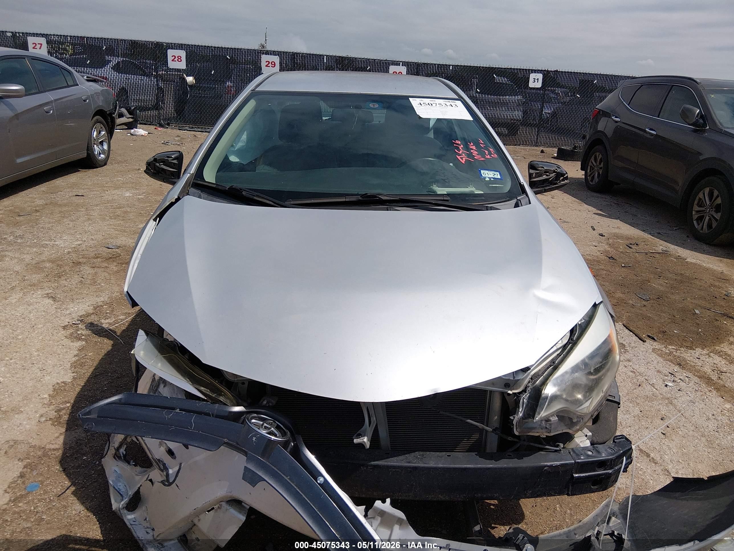 2015 Toyota Corolla Le Серебряный vin: 5YFBURHE1FP332660