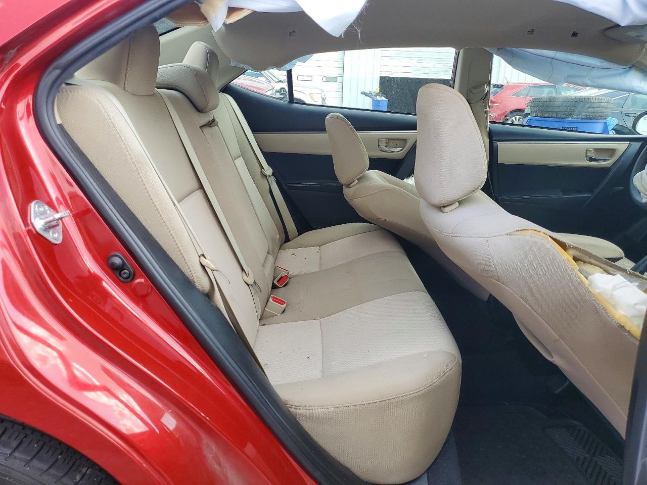 2015 Toyota Corolla Le Plus Red vin: 5YFBURHE1FP335543