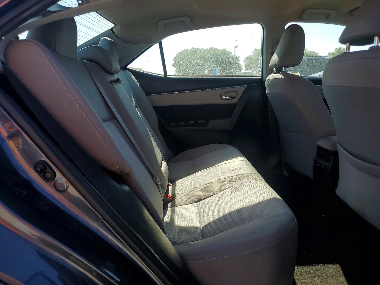 2015 Toyota Corolla Le Plus Gray vin: 5YFBURHE1FP337938