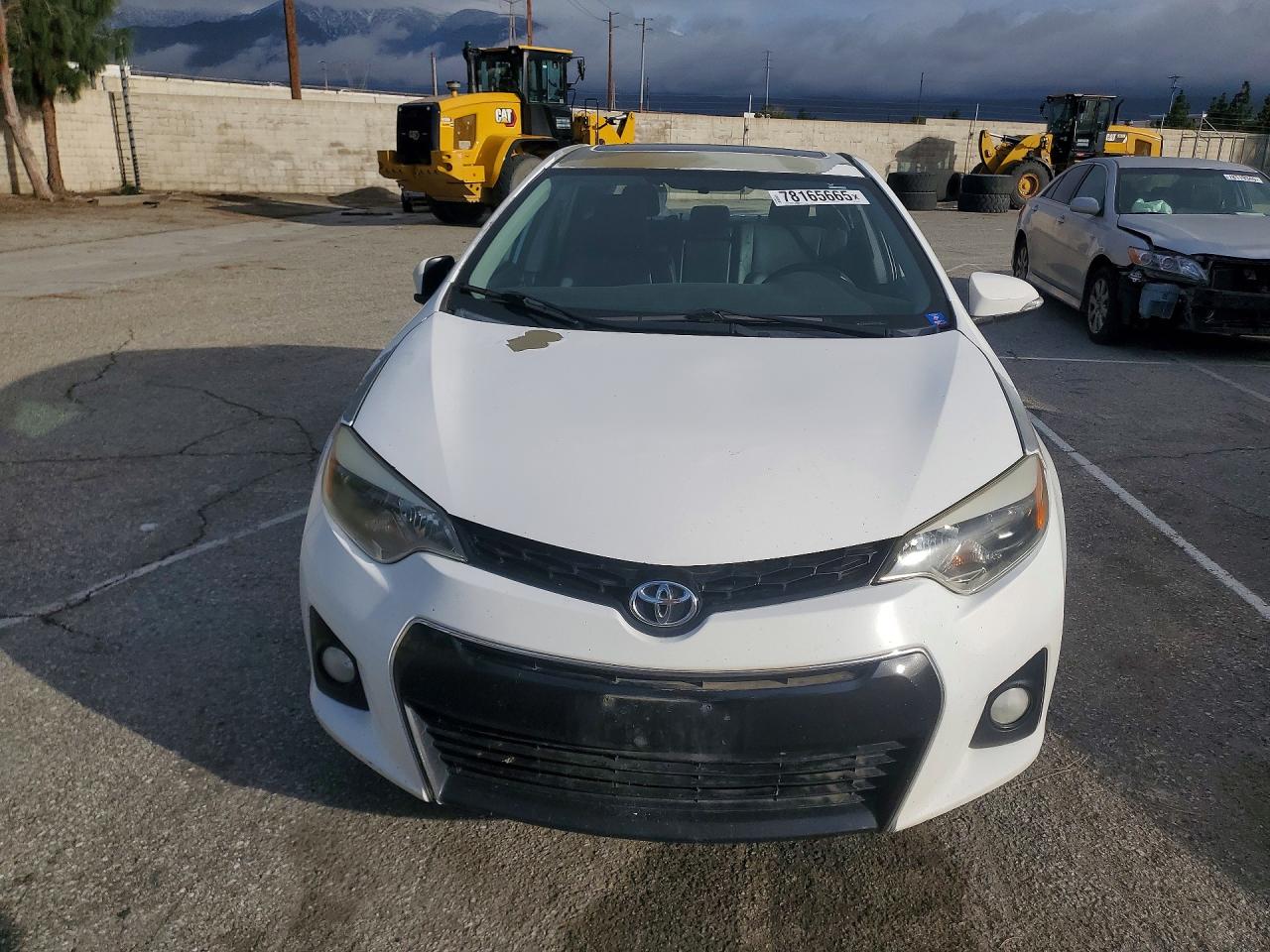 2015 Toyota Corolla L Белый vin: 5YFBURHE1FP347031