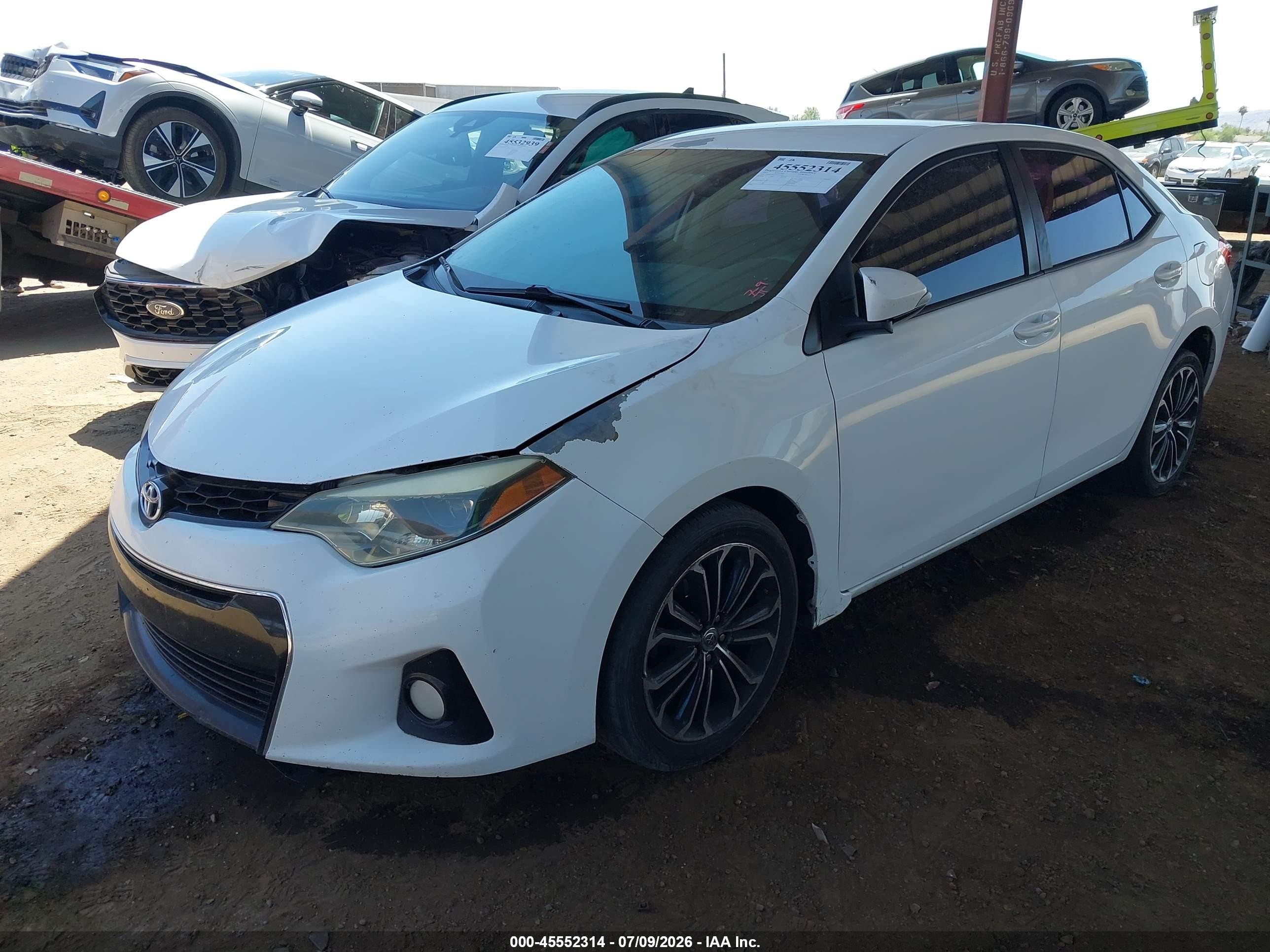 2015 Toyota Corolla S Plus White vin: 5YFBURHE1FP352021