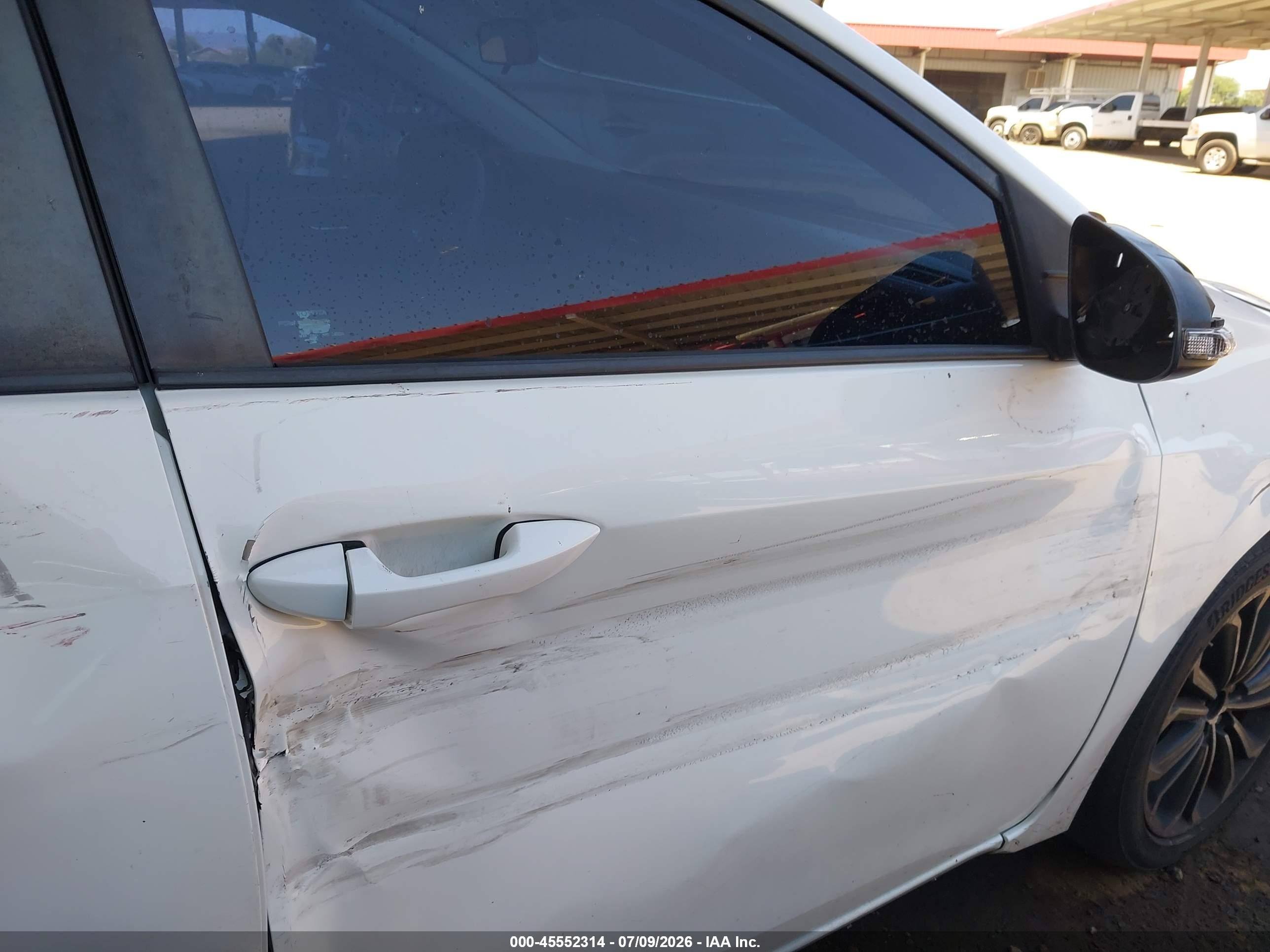 2015 Toyota Corolla S Plus White vin: 5YFBURHE1FP352021