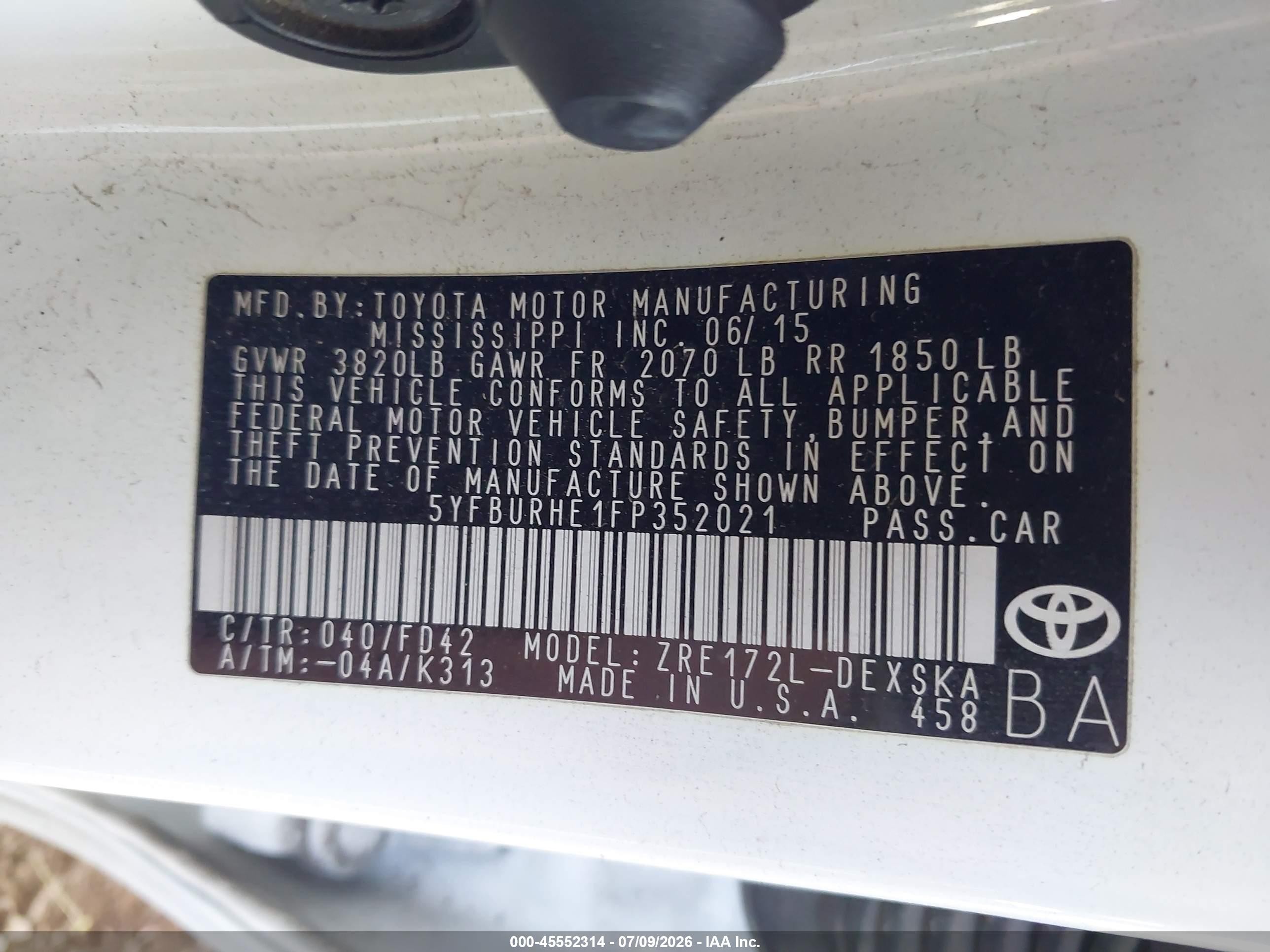 2015 Toyota Corolla S Plus White vin: 5YFBURHE1FP352021
