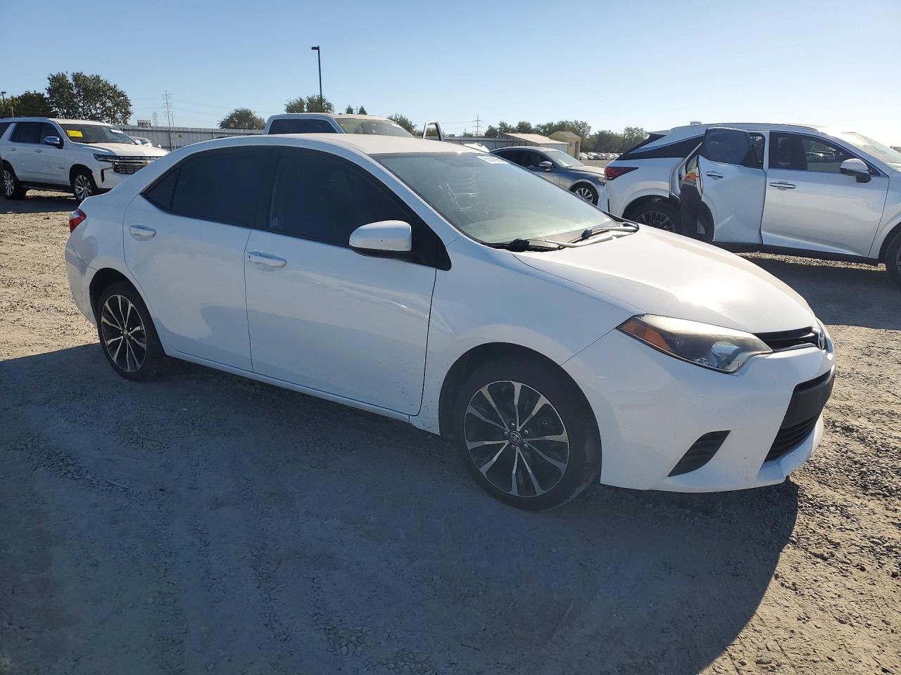 2015 Toyota Corolla L White vin: 5YFBURHE1FP356487