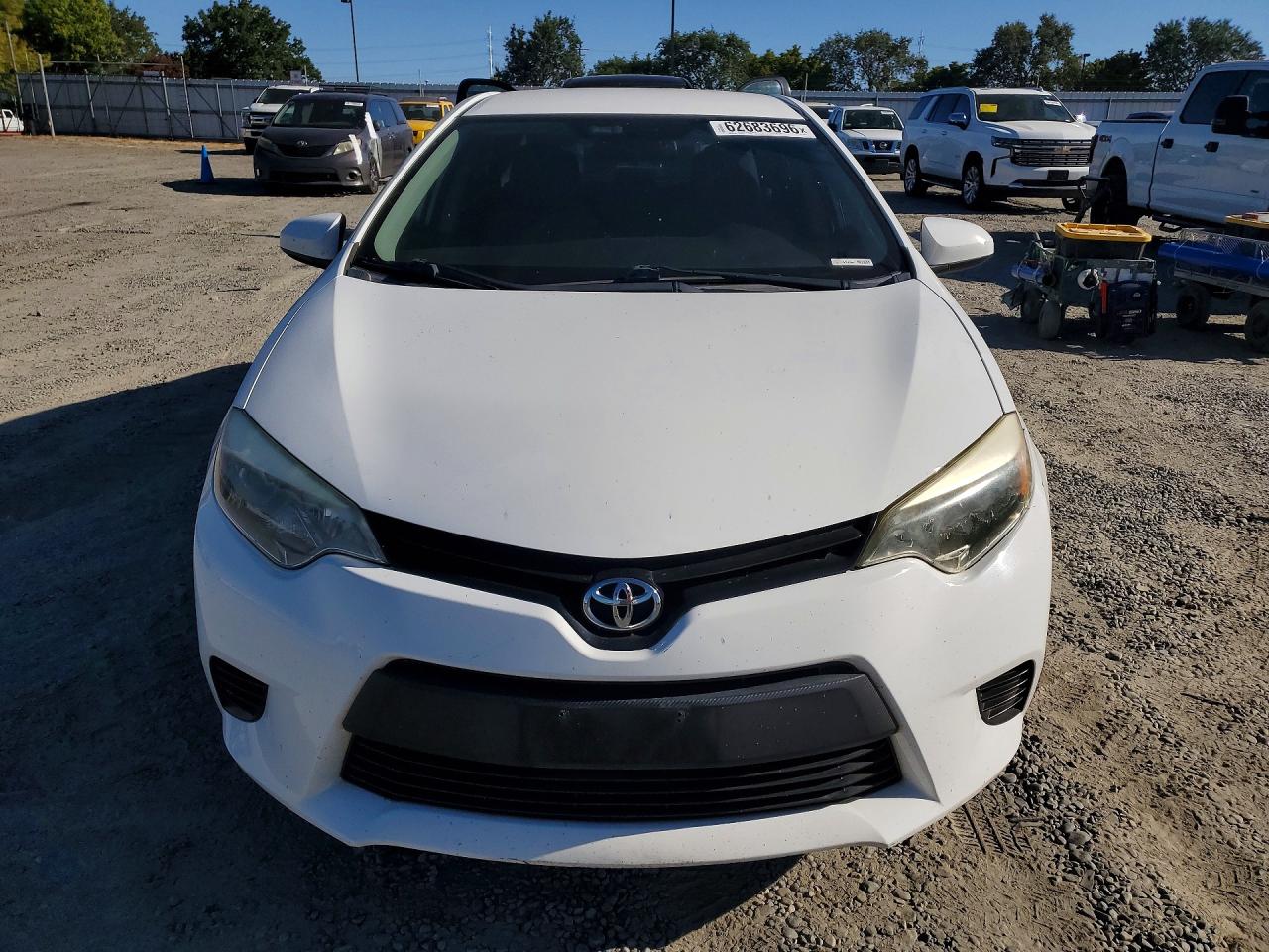 2015 Toyota Corolla L White vin: 5YFBURHE1FP356487