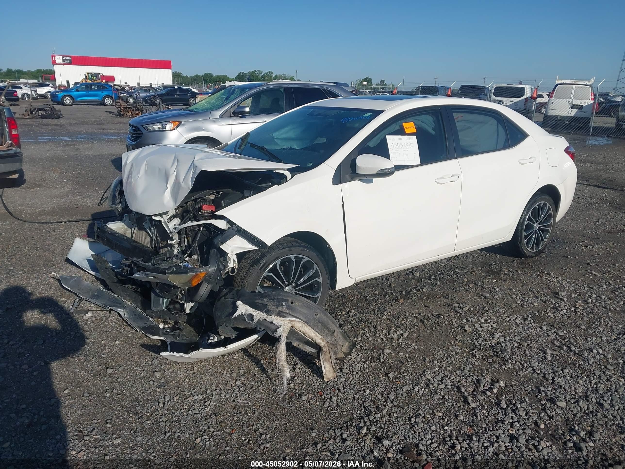 2015 Toyota Corolla S Plus Белый vin: 5YFBURHE1FP360037