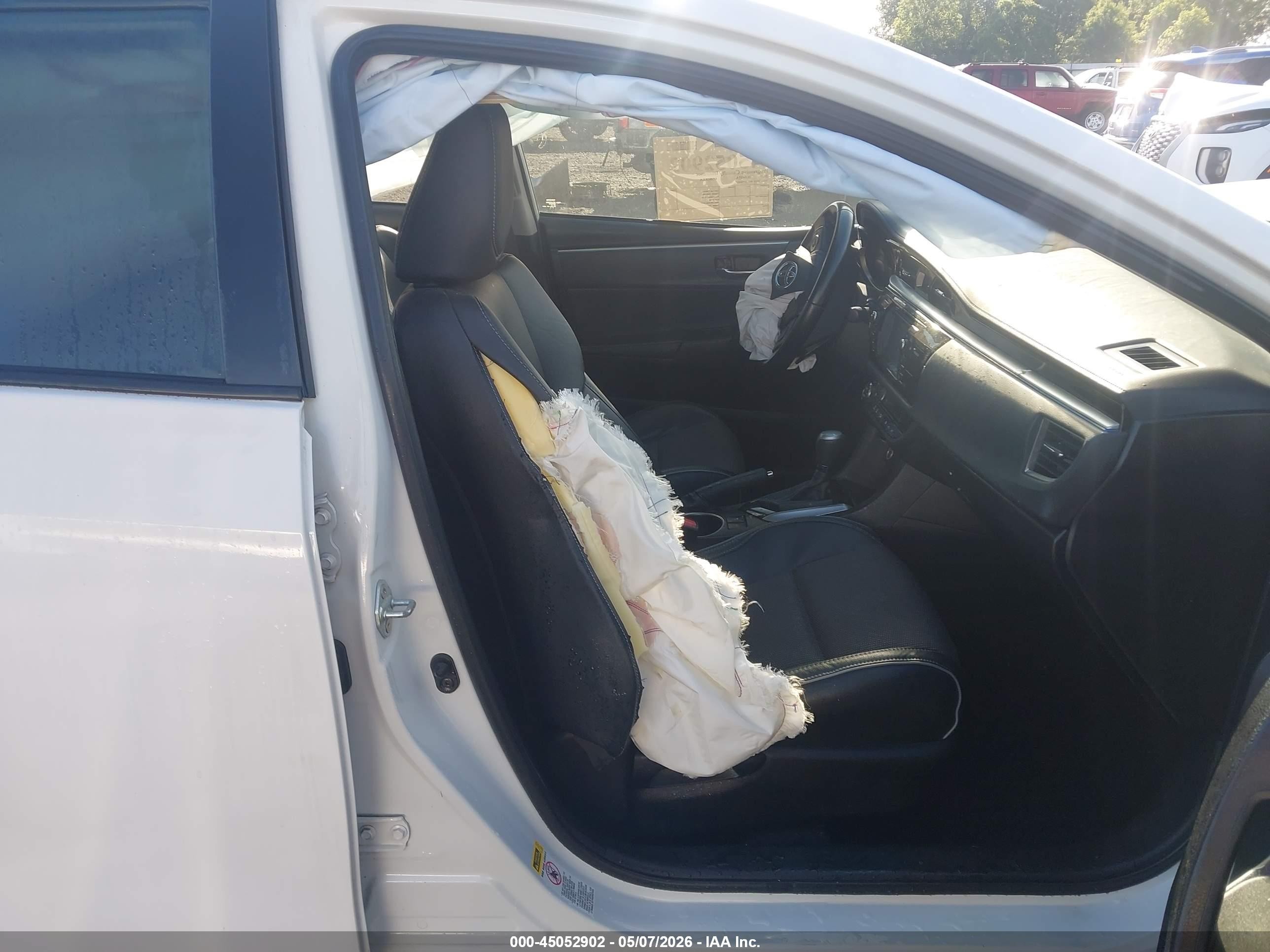2015 Toyota Corolla S Plus Белый vin: 5YFBURHE1FP360037