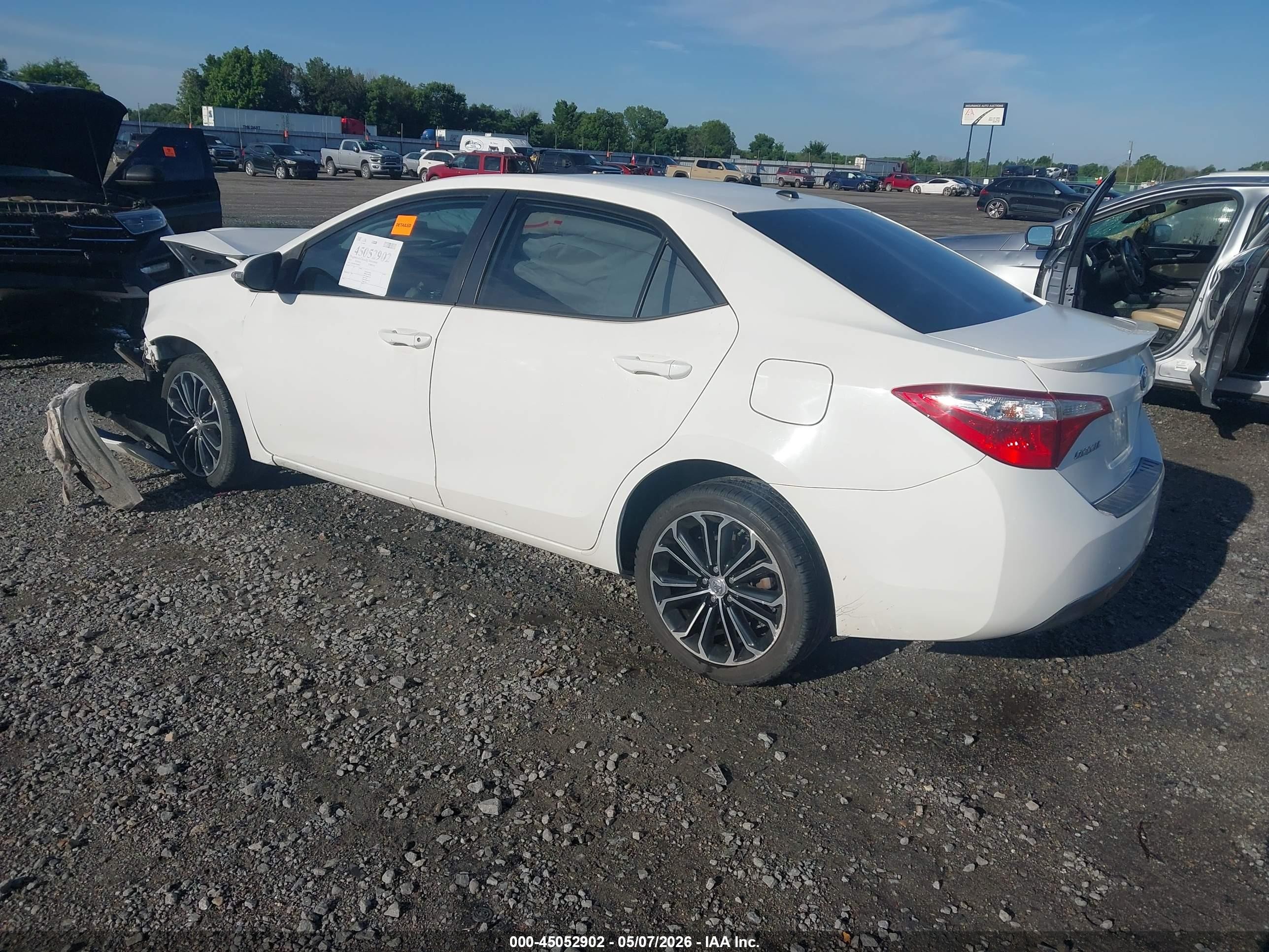 2015 Toyota Corolla S Plus Белый vin: 5YFBURHE1FP360037