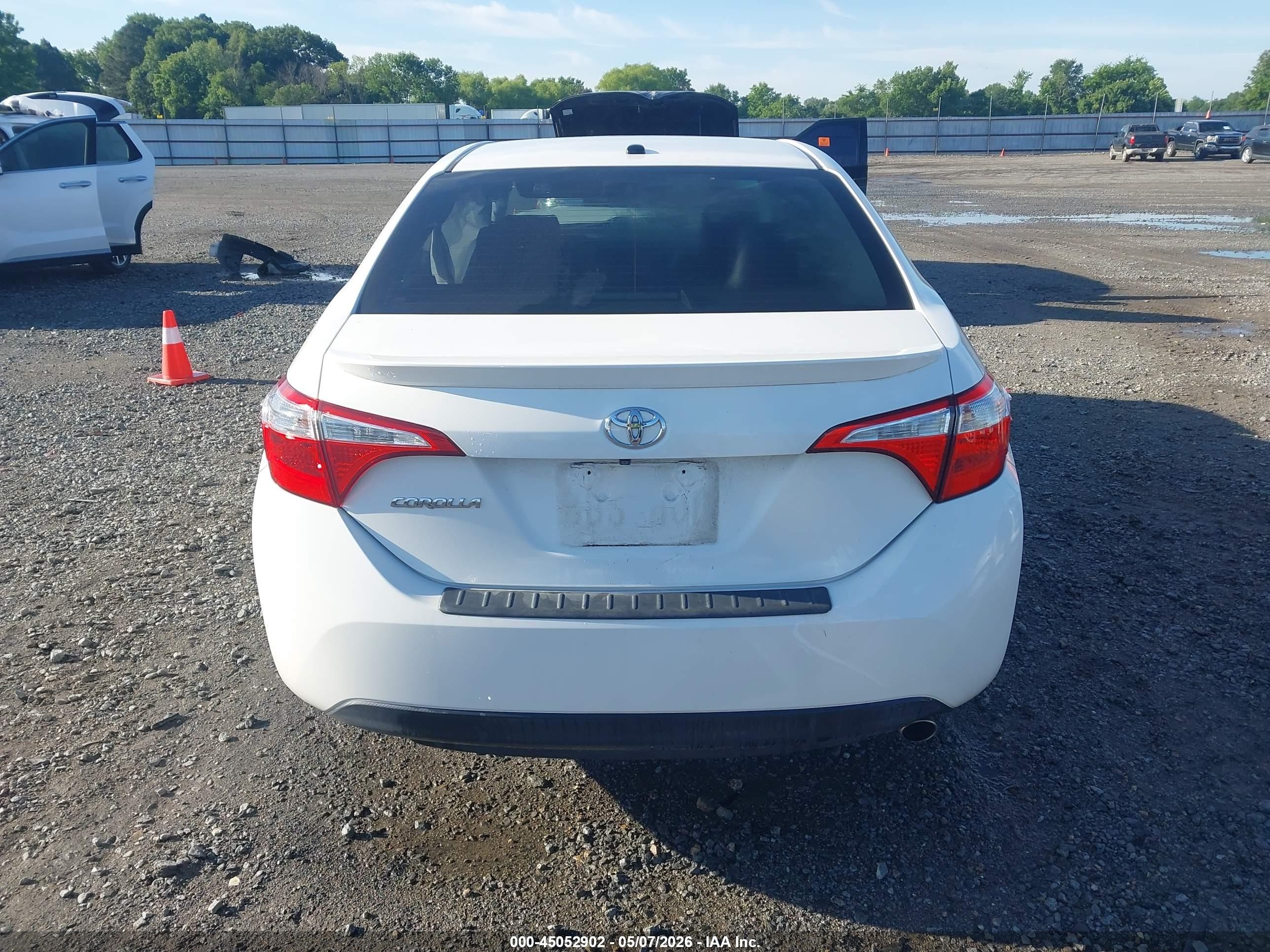 2015 Toyota Corolla S Plus Белый vin: 5YFBURHE1FP360037