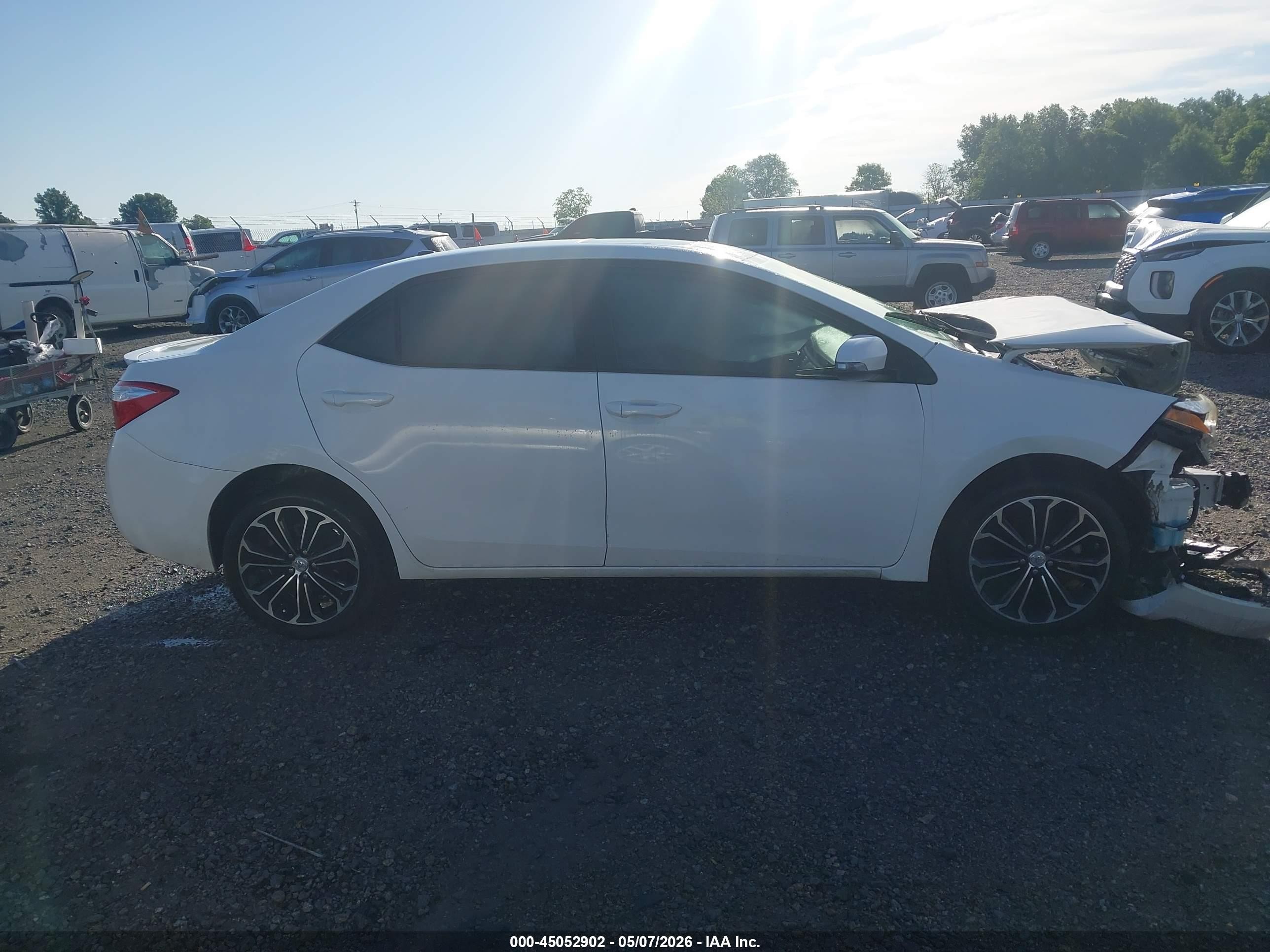 2015 Toyota Corolla S Plus Белый vin: 5YFBURHE1FP360037