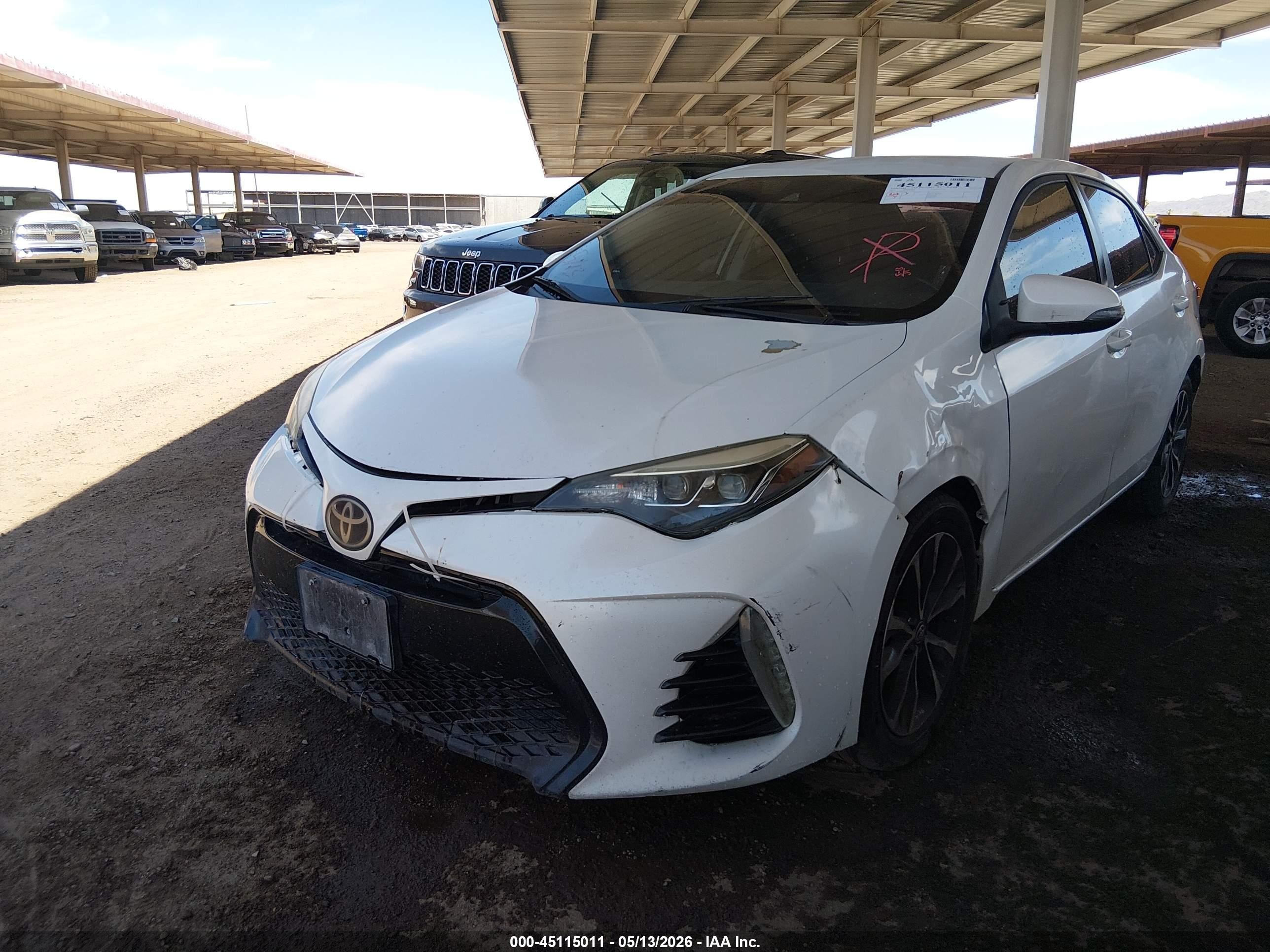 2018 Toyota Corolla Se White vin: 5YFBURHE1JP757630
