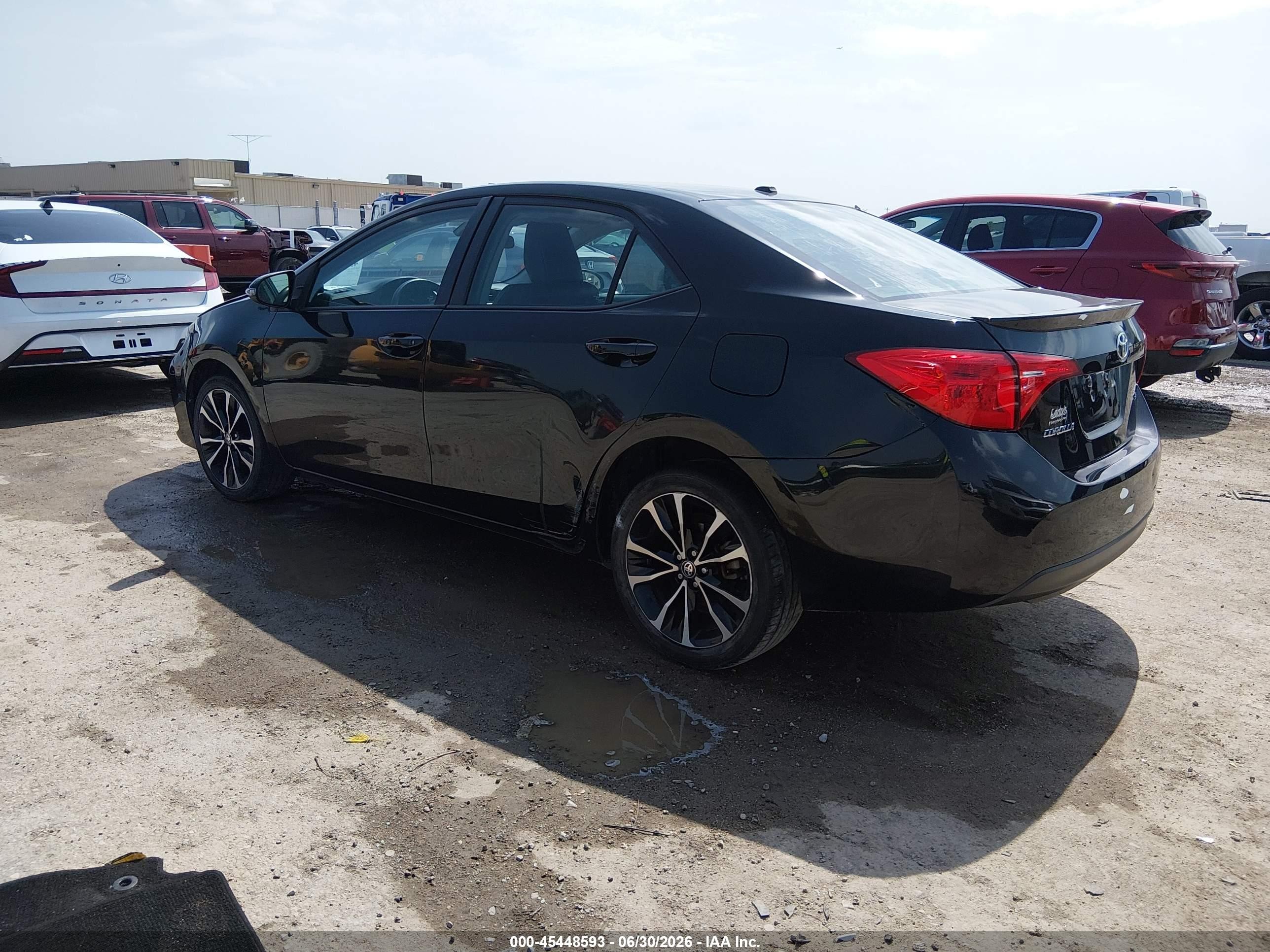 2018 Toyota Corolla Se Black vin: 5YFBURHE1JP801335