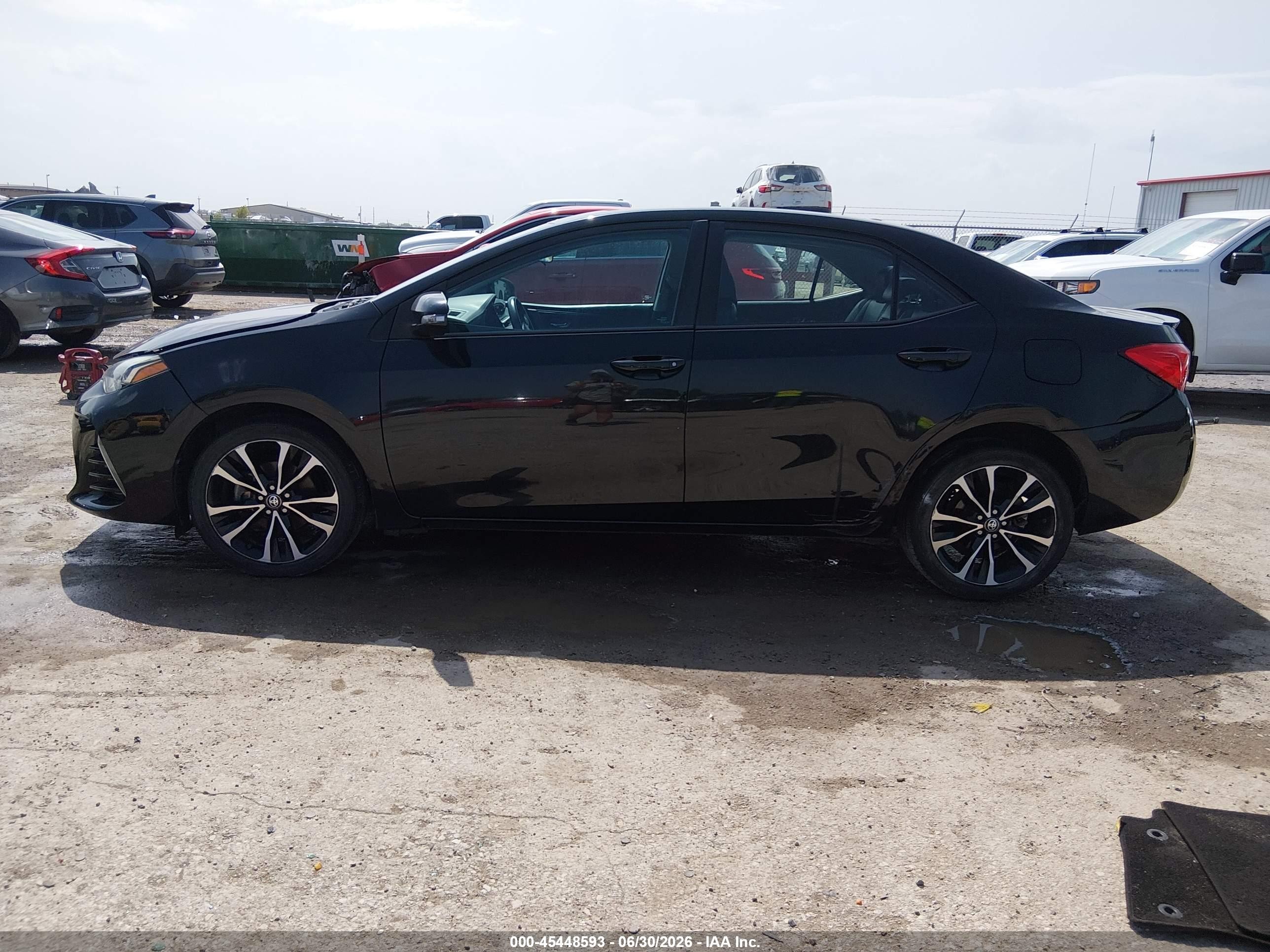 2018 Toyota Corolla Se Black vin: 5YFBURHE1JP801335