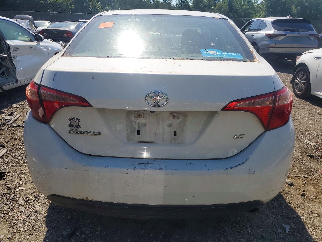 2019 Toyota Corolla Le White vin: 5YFBURHE1KP904286