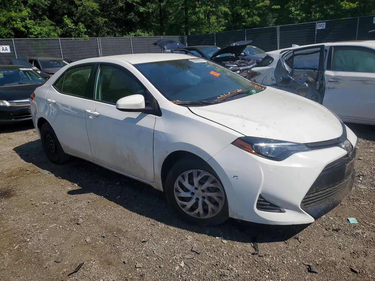 2019 Toyota Corolla Le White vin: 5YFBURHE1KP904286