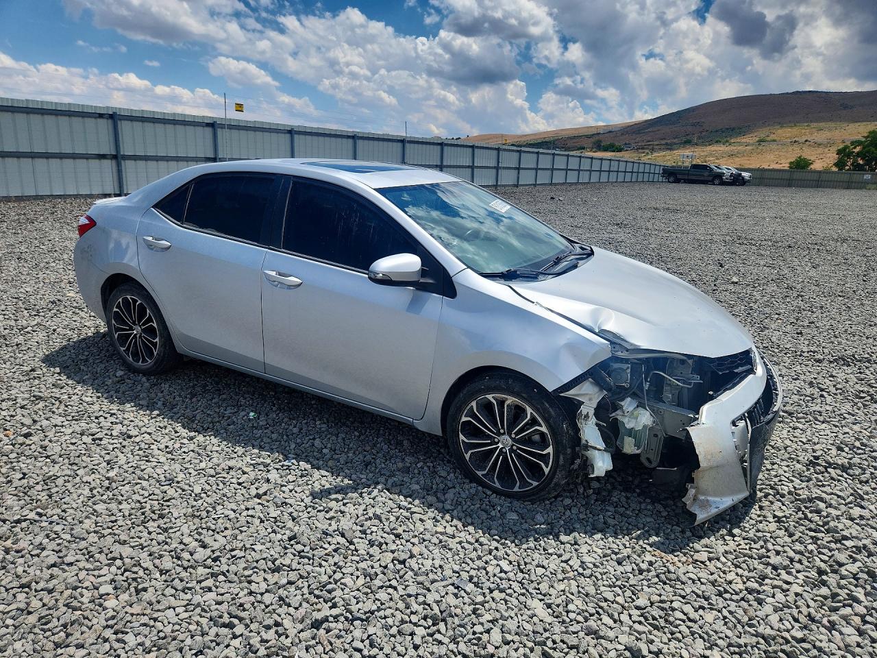 2014 Toyota Corolla S Premium Серебряный vin: 5YFBURHE2EP012066
