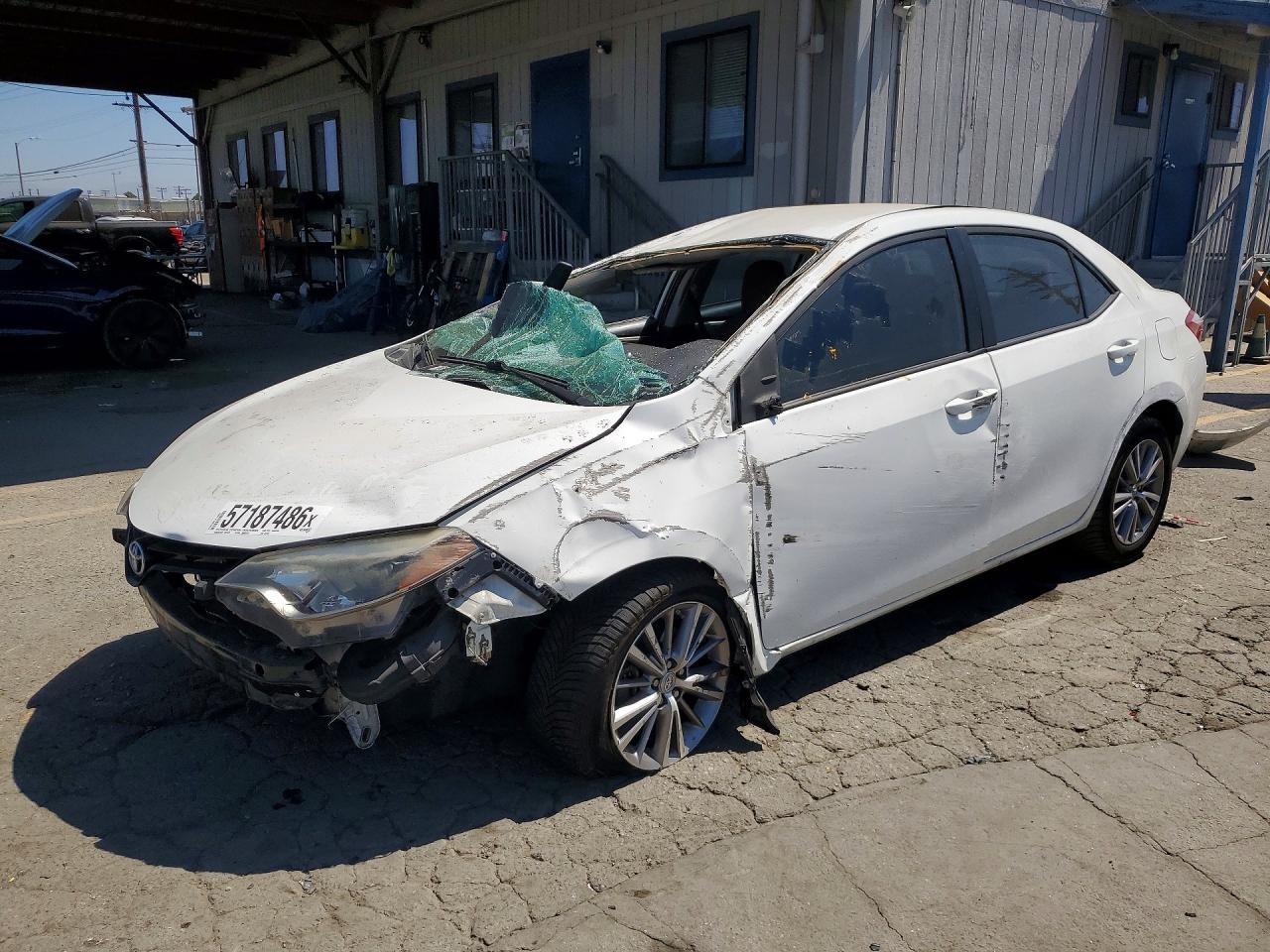 2014 Toyota Corolla Le Plus White vin: 5YFBURHE2EP014142