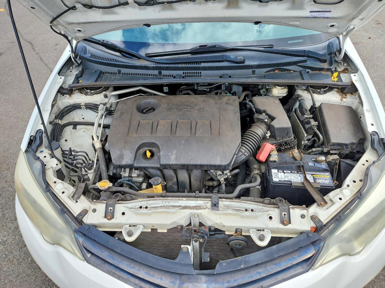 2014 Toyota Corolla L Белый vin: 5YFBURHE2EP042815