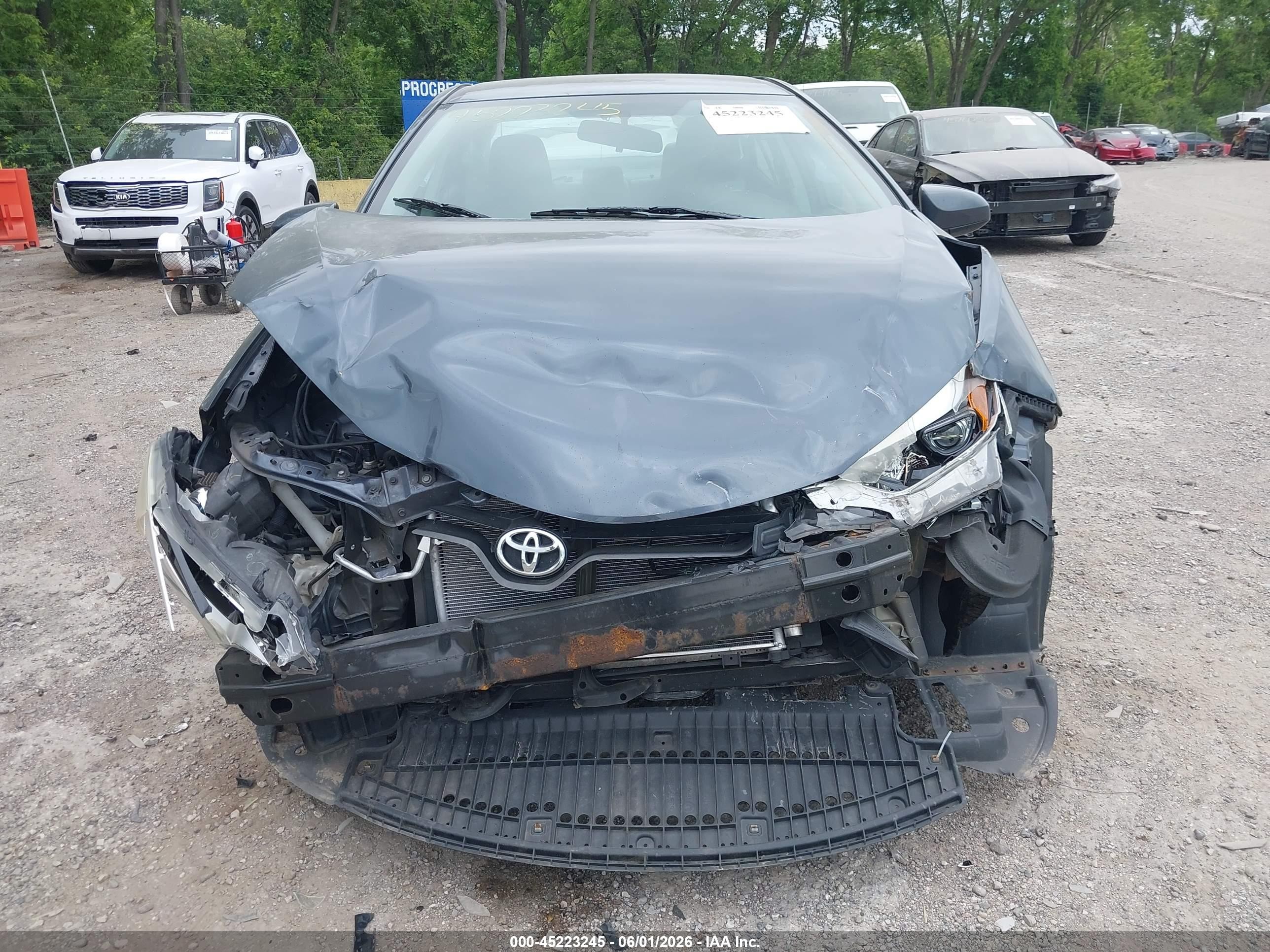 2014 Toyota Corolla Le Blue vin: 5YFBURHE2EP066595