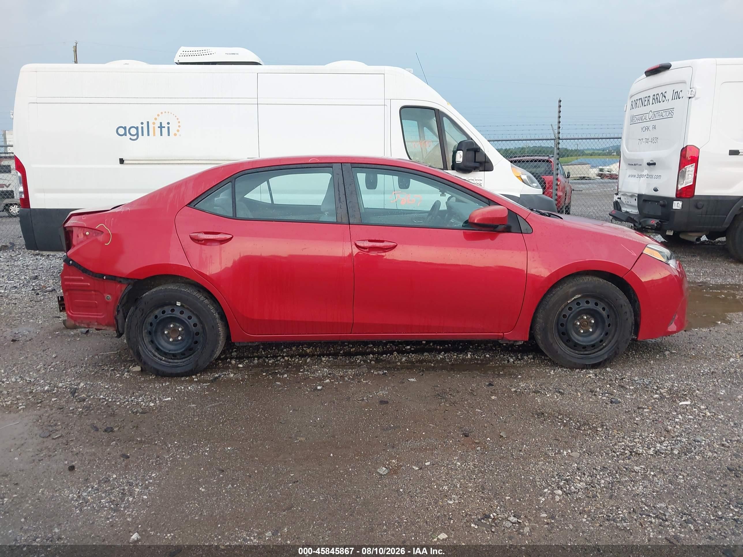2014 Toyota Corolla Le Red vin: 5YFBURHE2EP077760