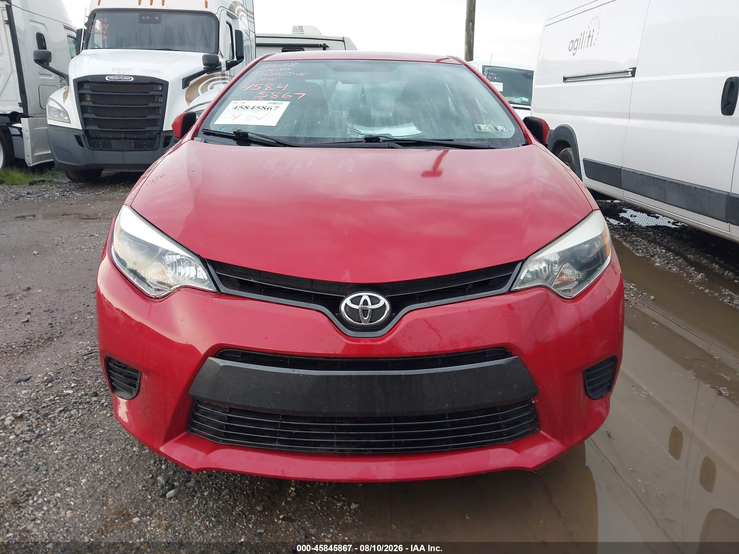 2014 Toyota Corolla Le Red vin: 5YFBURHE2EP077760