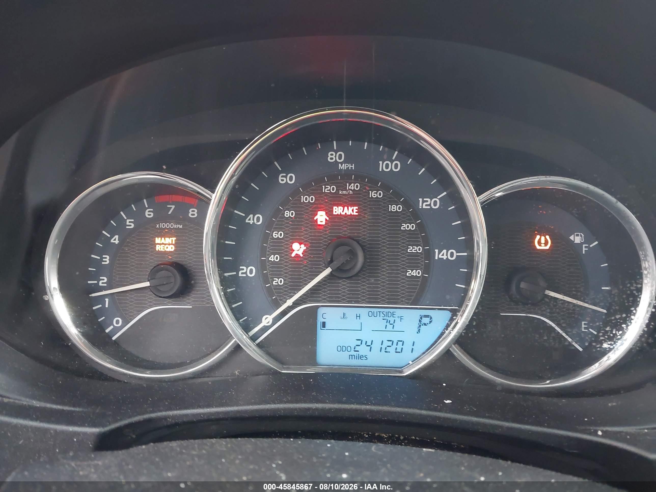 2014 Toyota Corolla Le Red vin: 5YFBURHE2EP077760
