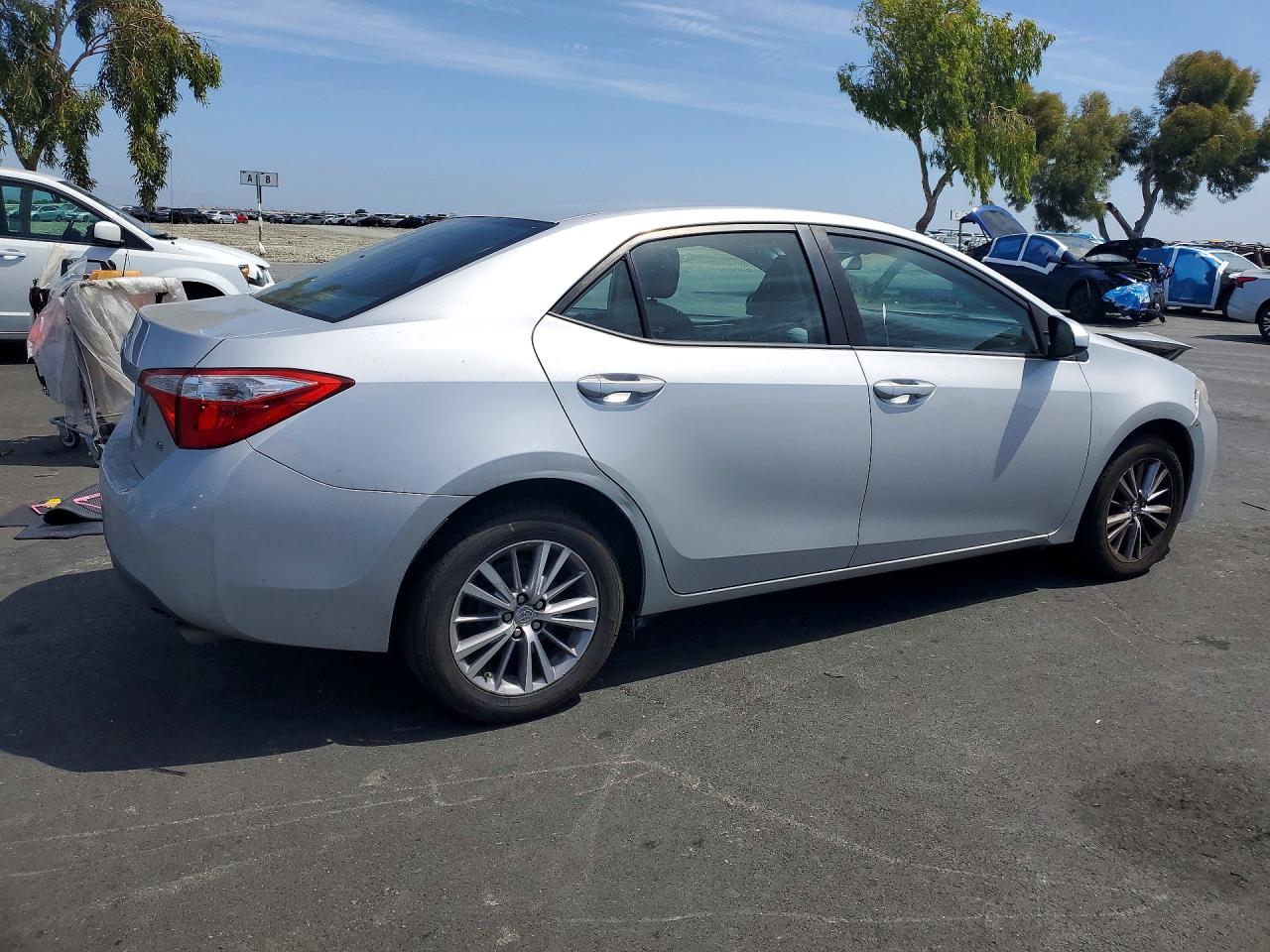 2014 Toyota Corolla Le Plus Silver vin: 5YFBURHE2EP092954