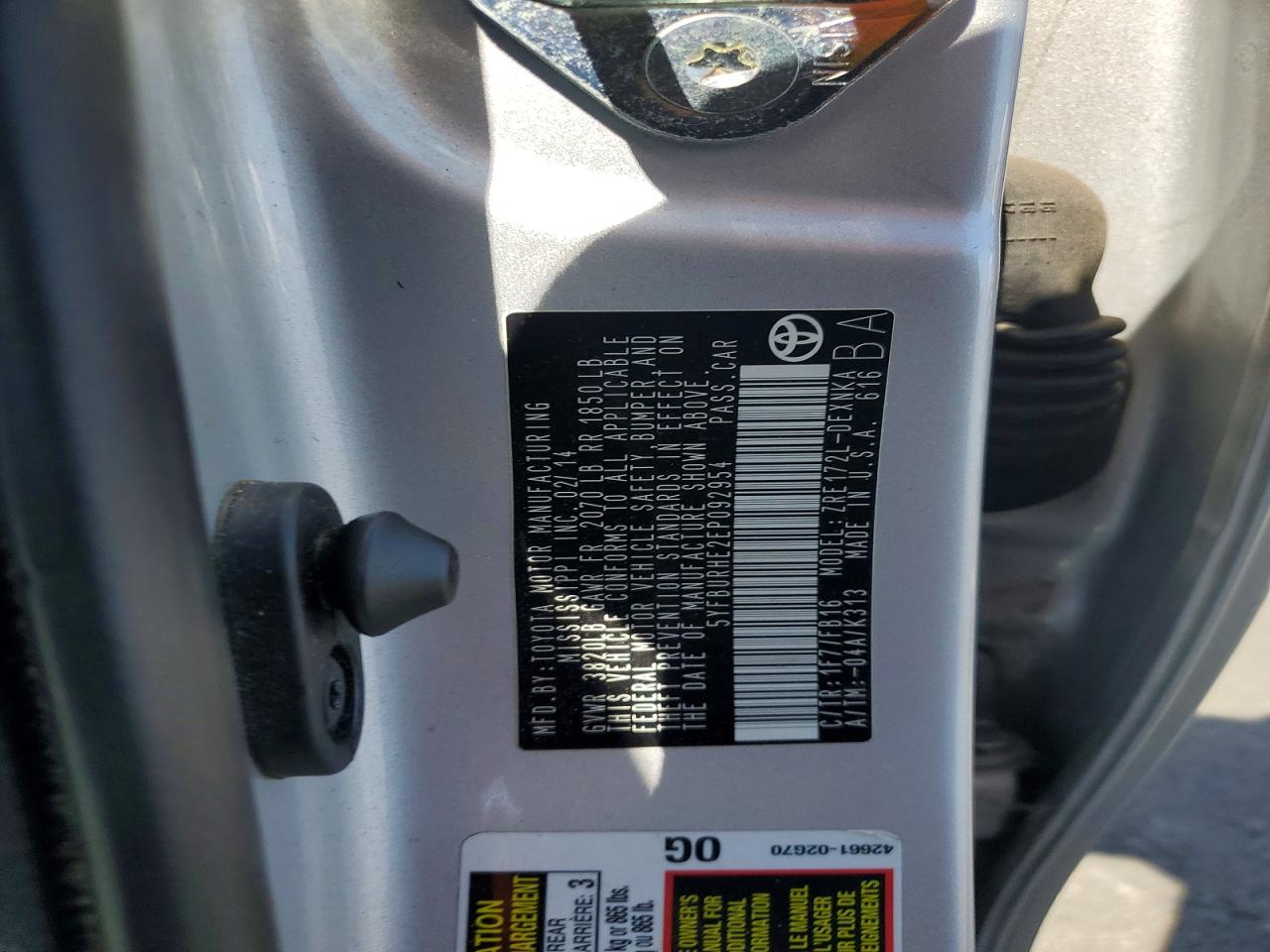 2014 Toyota Corolla Le Plus Silver vin: 5YFBURHE2EP092954
