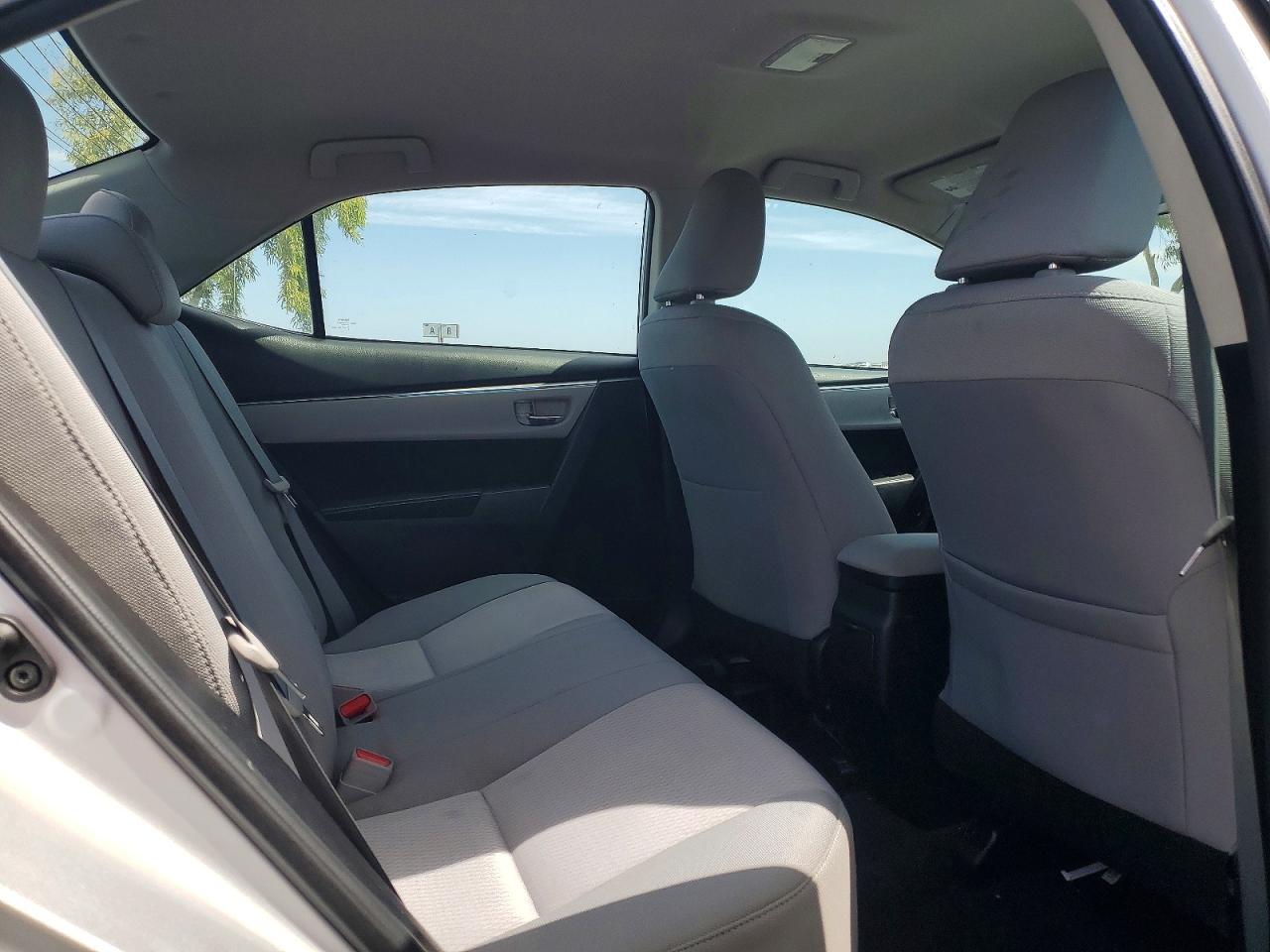 2014 Toyota Corolla Le Plus Silver vin: 5YFBURHE2EP092954