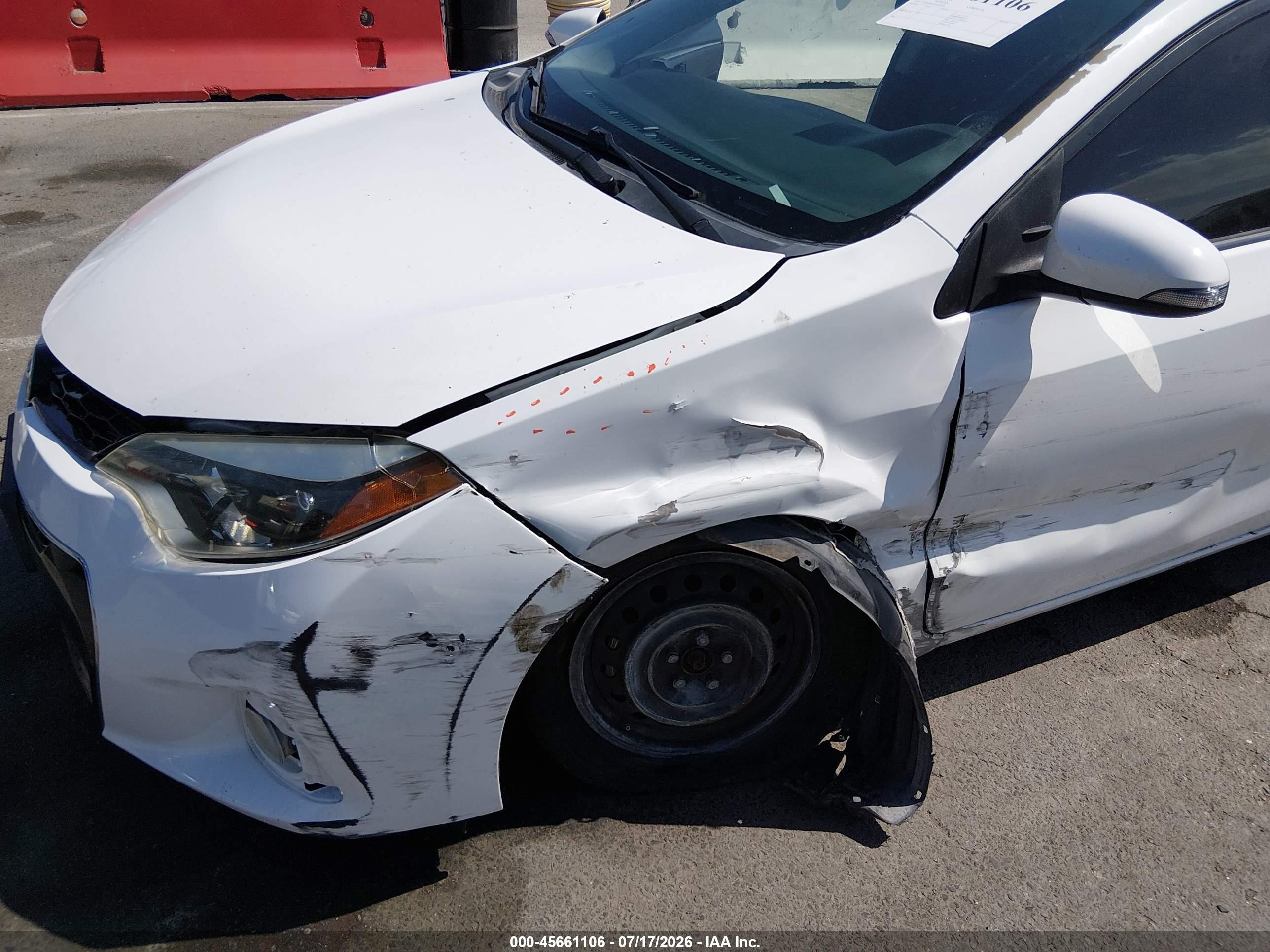 2014 Toyota Corolla S White vin: 5YFBURHE2EP100955
