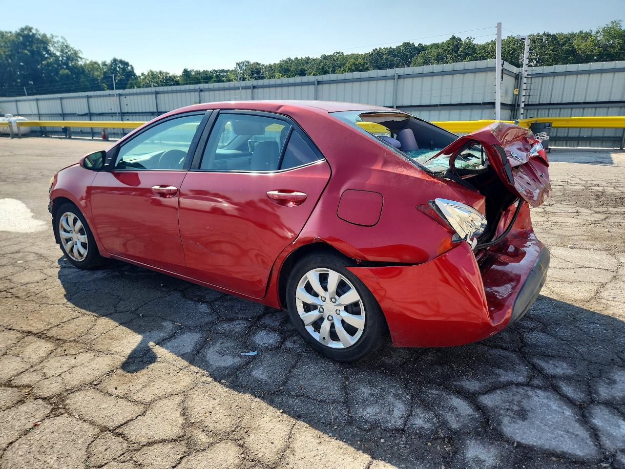 2014 Toyota Corolla Le Red vin: 5YFBURHE2EP110711