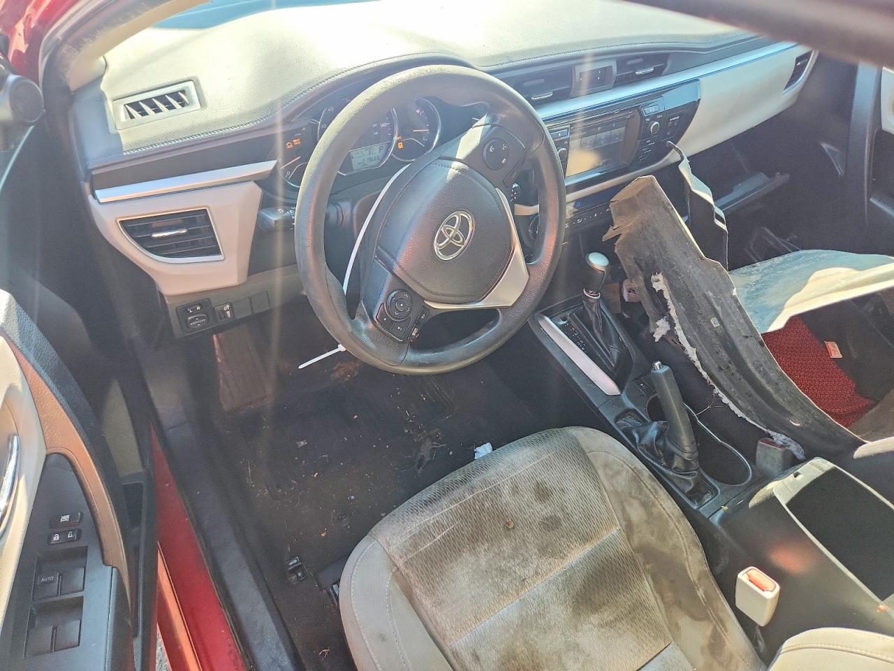 2014 Toyota Corolla Le Red vin: 5YFBURHE2EP110711