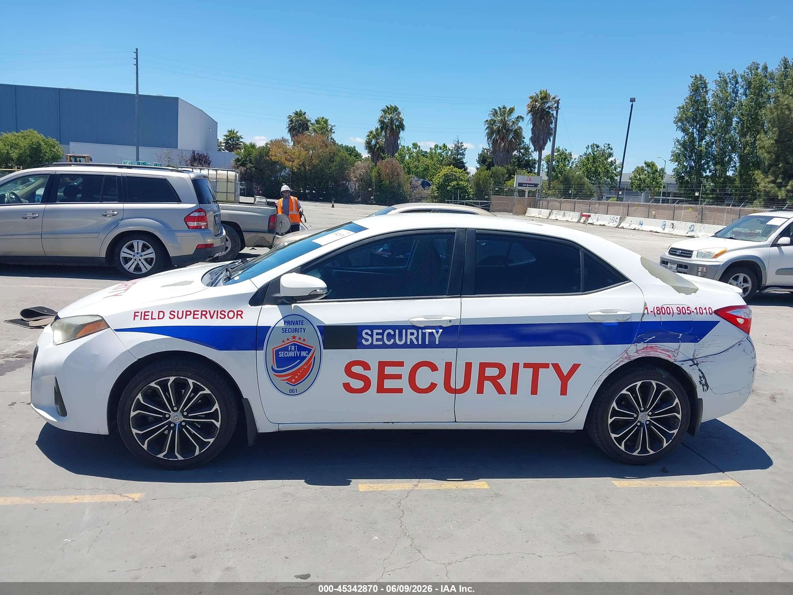 2014 Toyota Corolla S Plus White vin: 5YFBURHE2EP129274