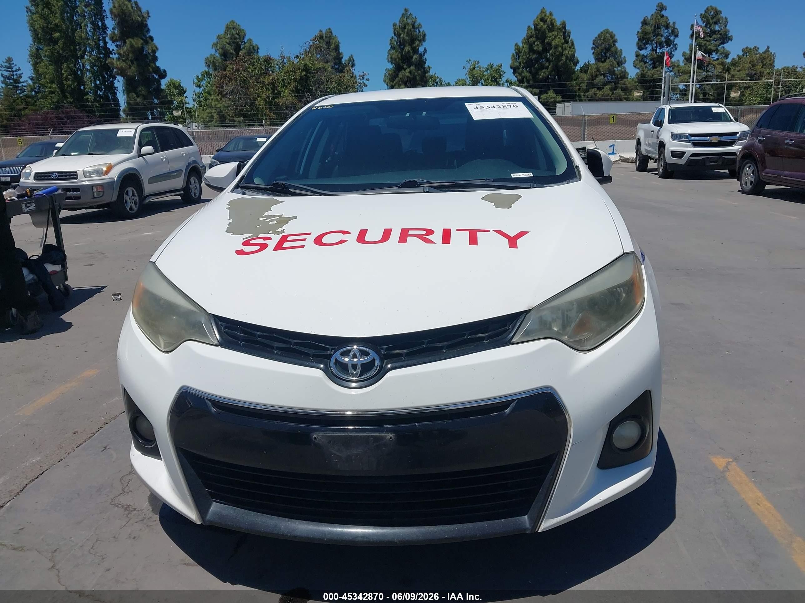 2014 Toyota Corolla S Plus White vin: 5YFBURHE2EP129274