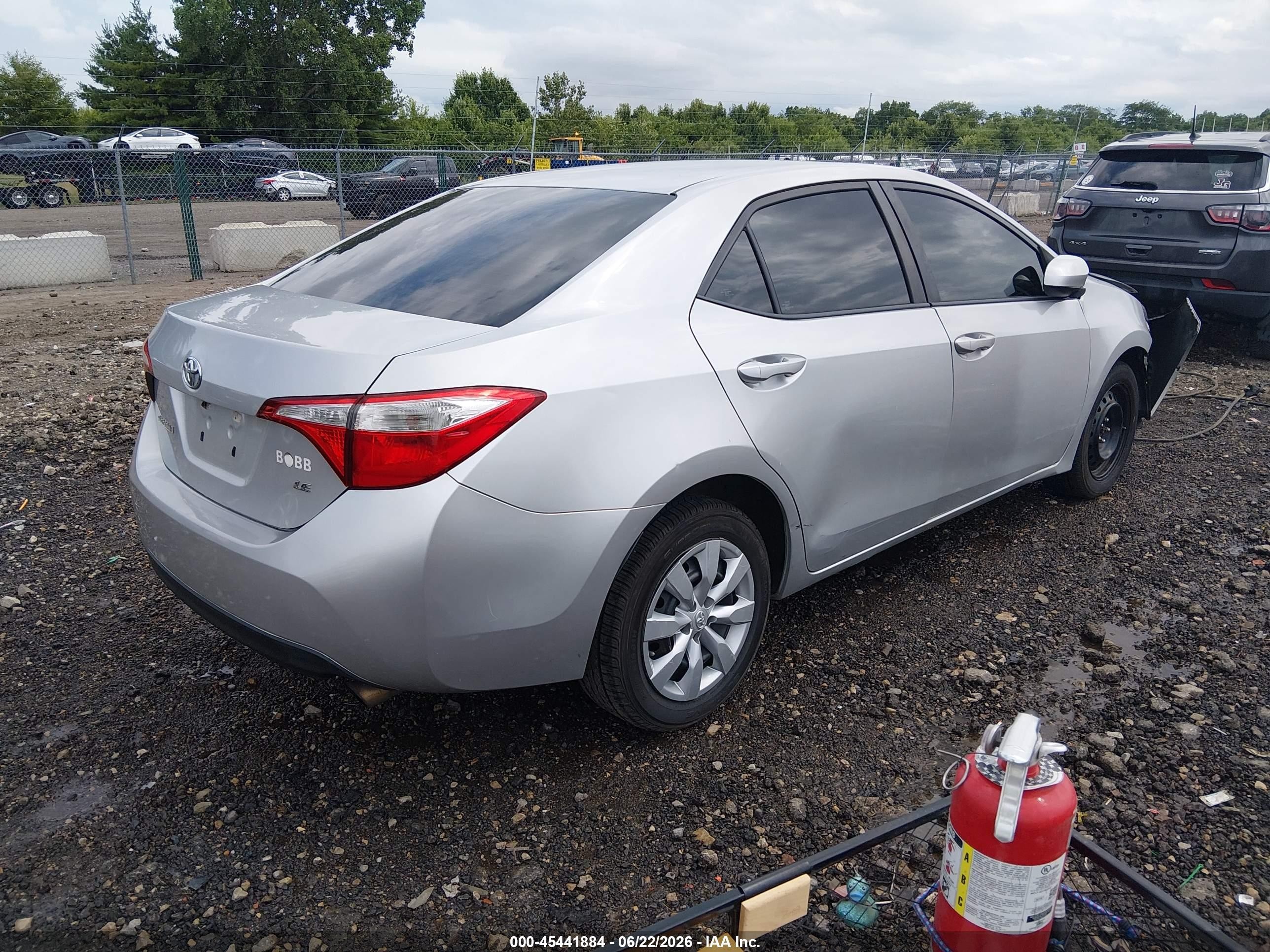 2014 Toyota Corolla Le Silver vin: 5YFBURHE2EP146849