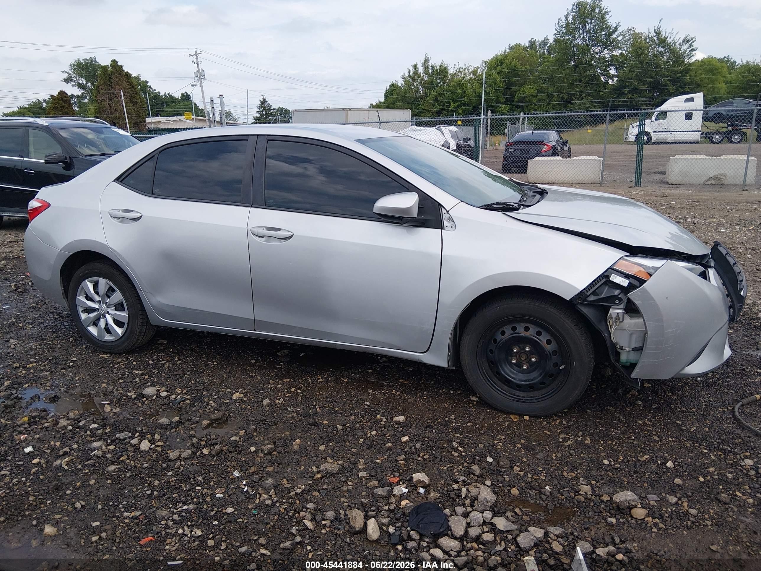 2014 Toyota Corolla Le Silver vin: 5YFBURHE2EP146849