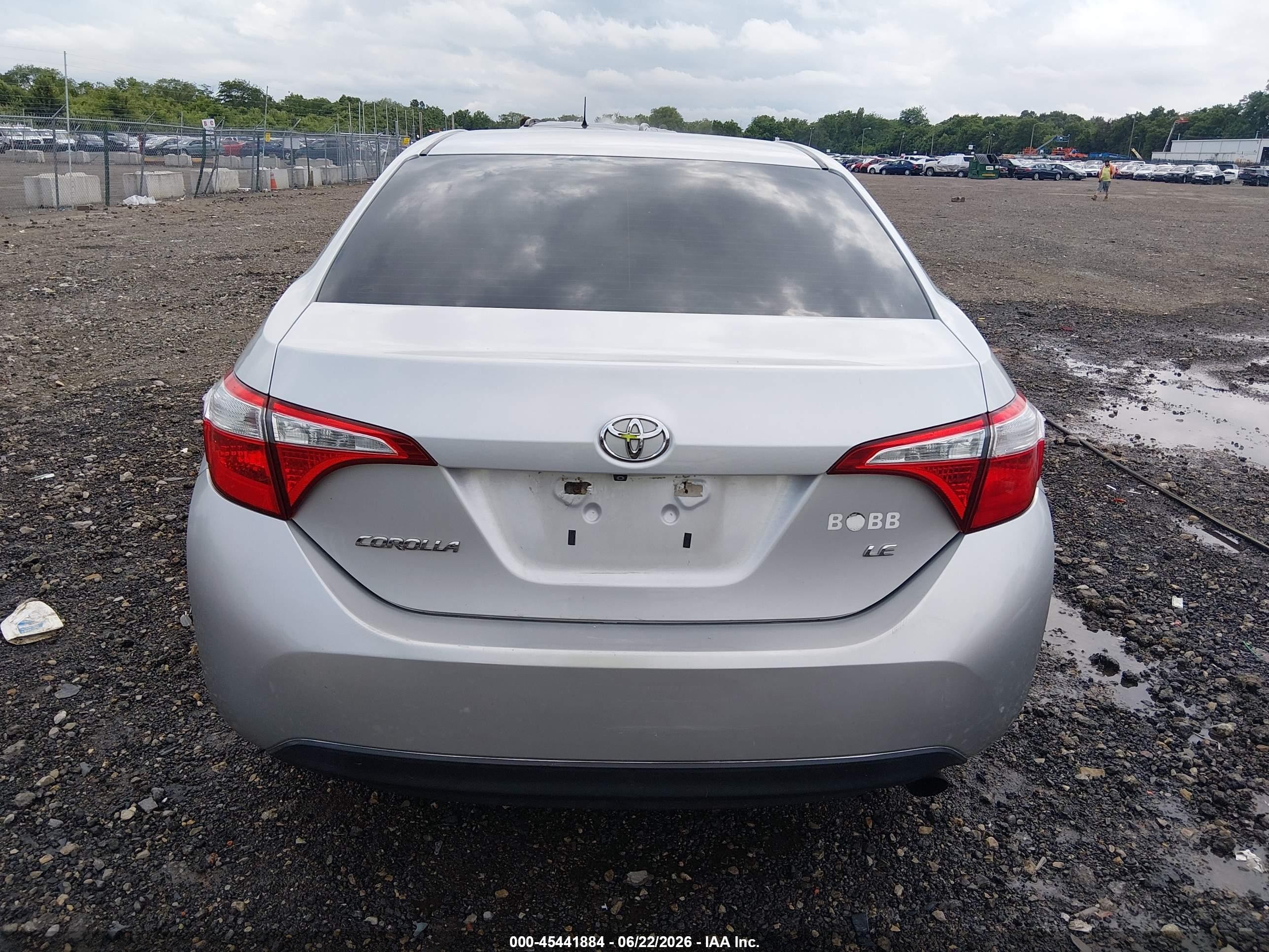 2014 Toyota Corolla Le Silver vin: 5YFBURHE2EP146849
