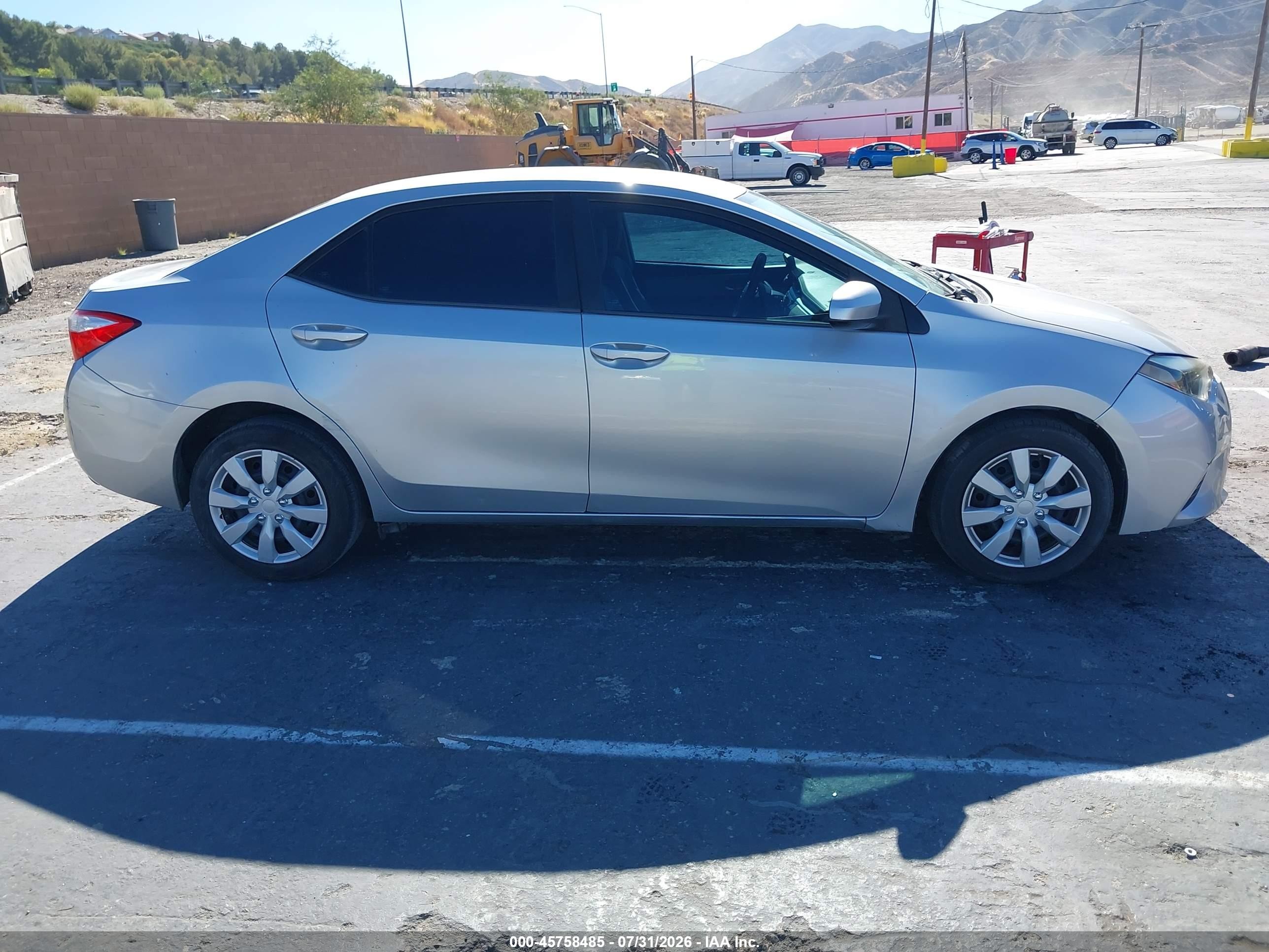 2014 Toyota Corolla Le Silver vin: 5YFBURHE2EP157866