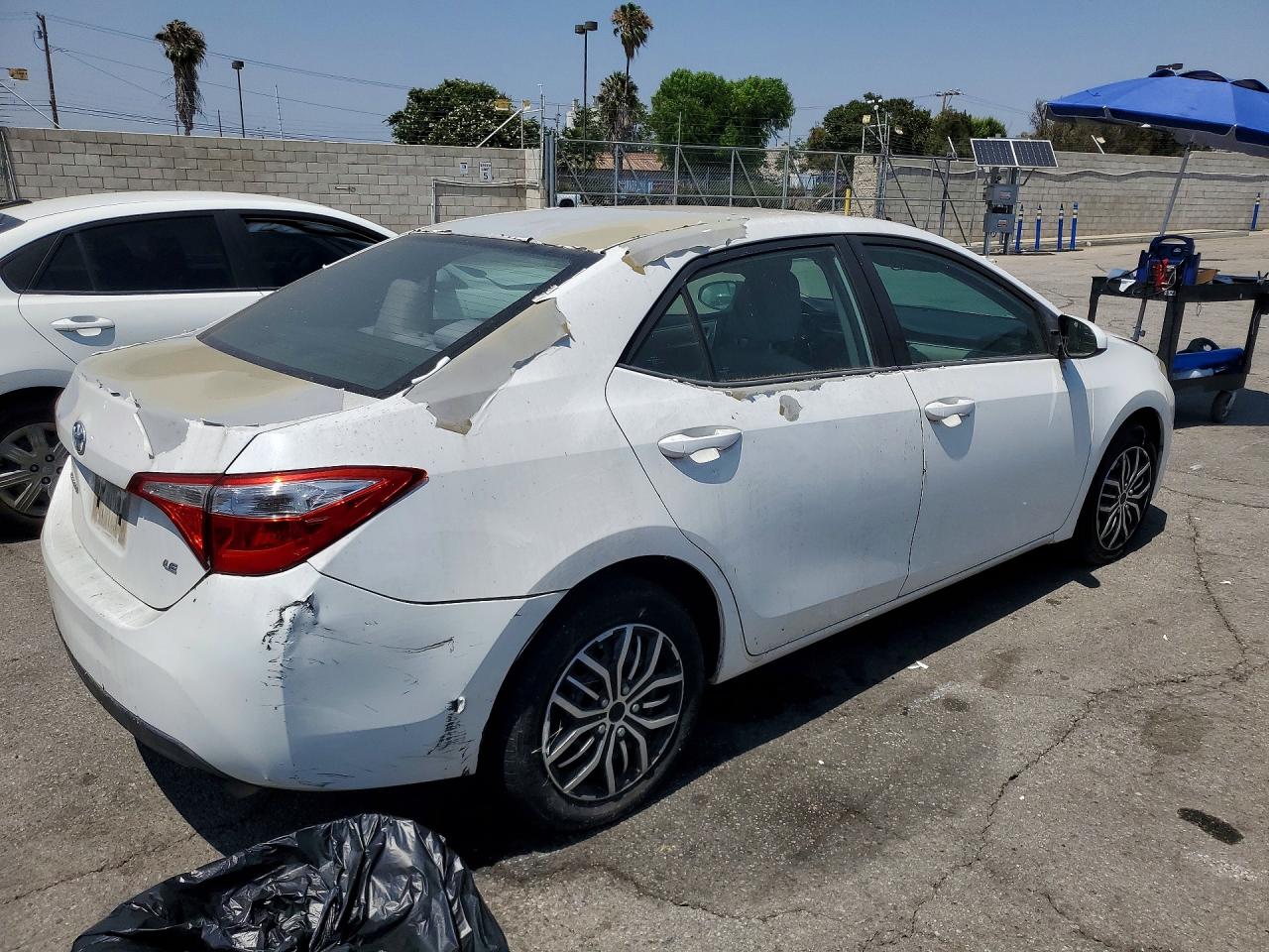 2014 Toyota Corolla Le White vin: 5YFBURHE2EP159374