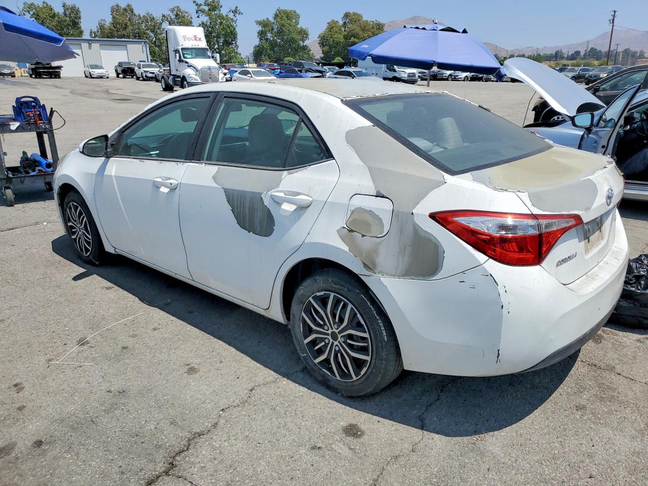 2014 Toyota Corolla Le White vin: 5YFBURHE2EP159374