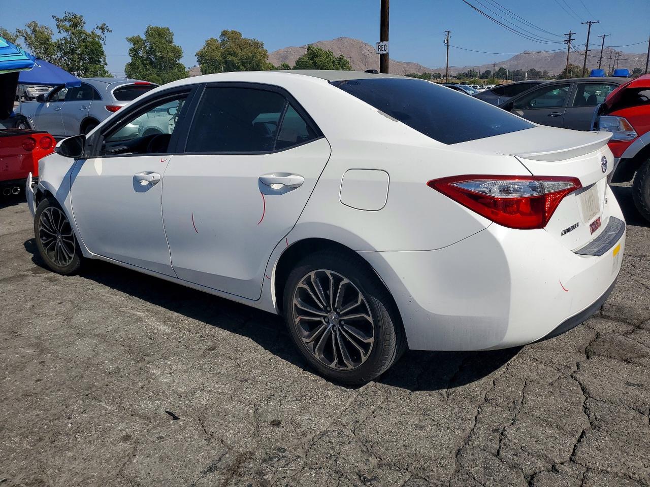 2014 Toyota Corolla S Plus White vin: 5YFBURHE2EP175168