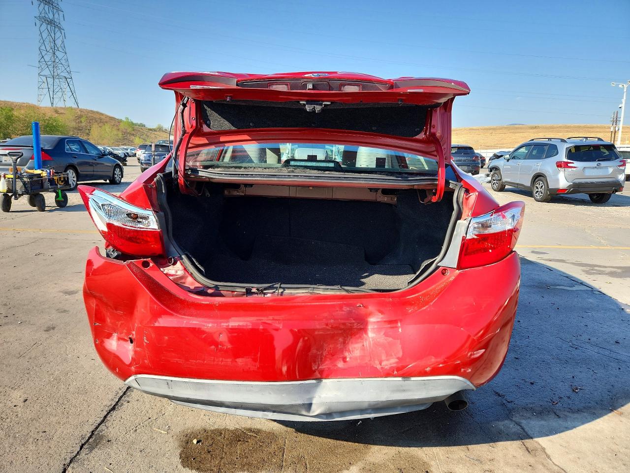 2014 Toyota Corolla Le Plus Red vin: 5YFBURHE2EP175591