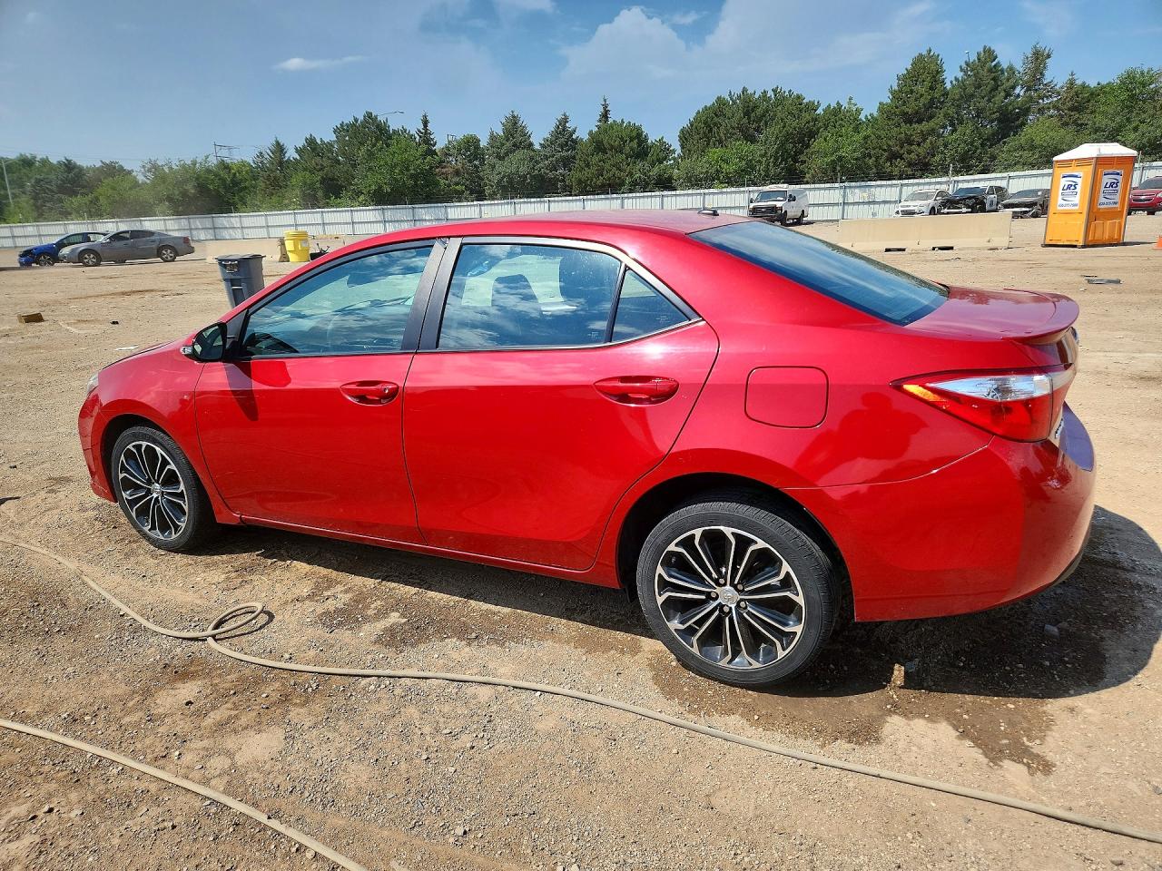2015 Toyota Corolla S Plus Red vin: 5YFBURHE2FP188567