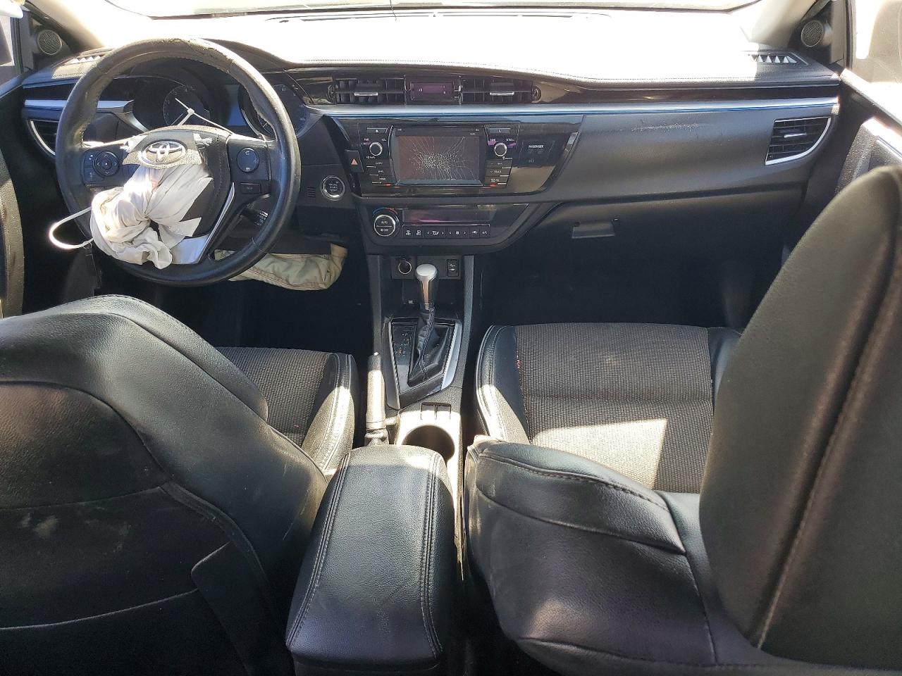 2015 Toyota Corolla S Plus White vin: 5YFBURHE2FP189900